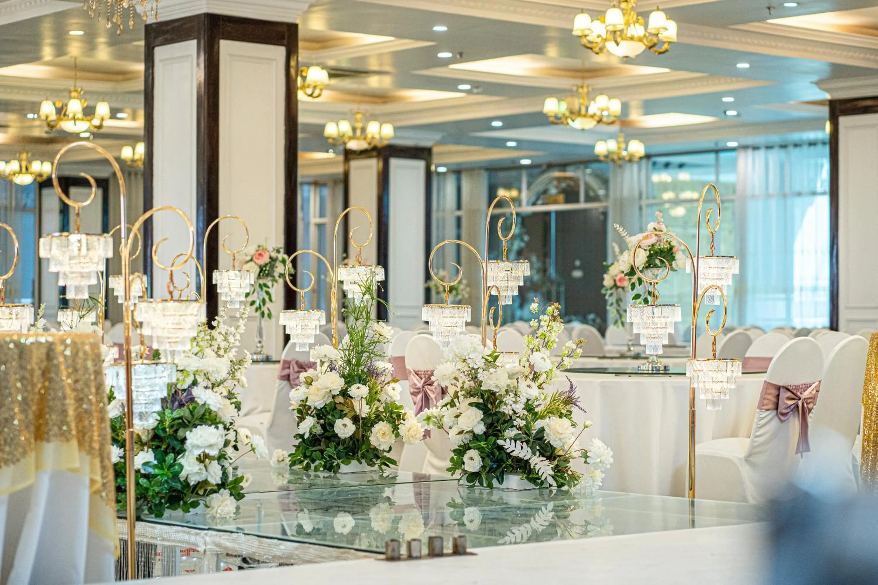 wedding in MAY PLAZA HOTEL