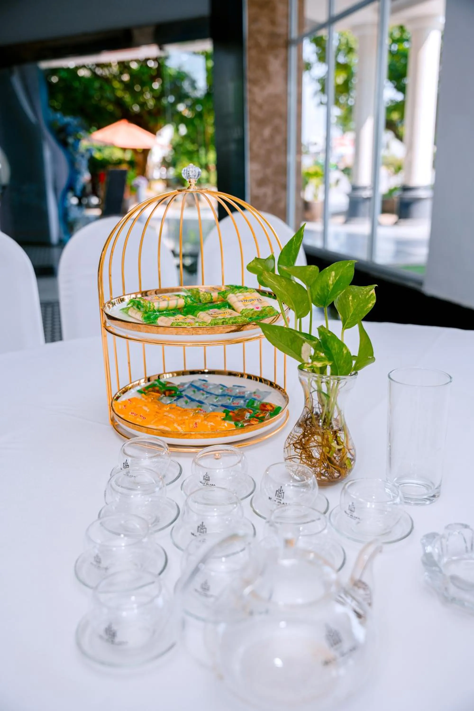 Food and drinks in MAY PLAZA HOTEL