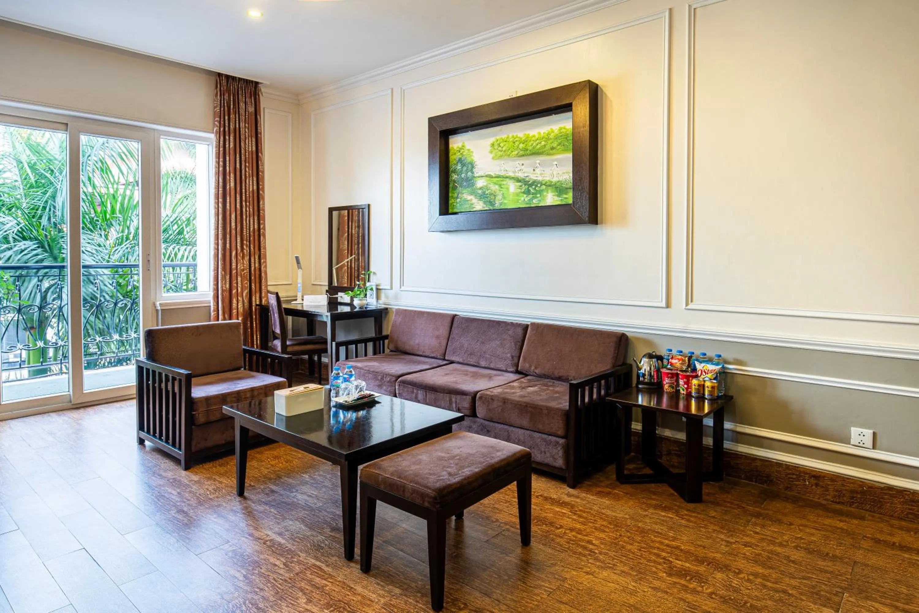 Living room in MAY PLAZA HOTEL