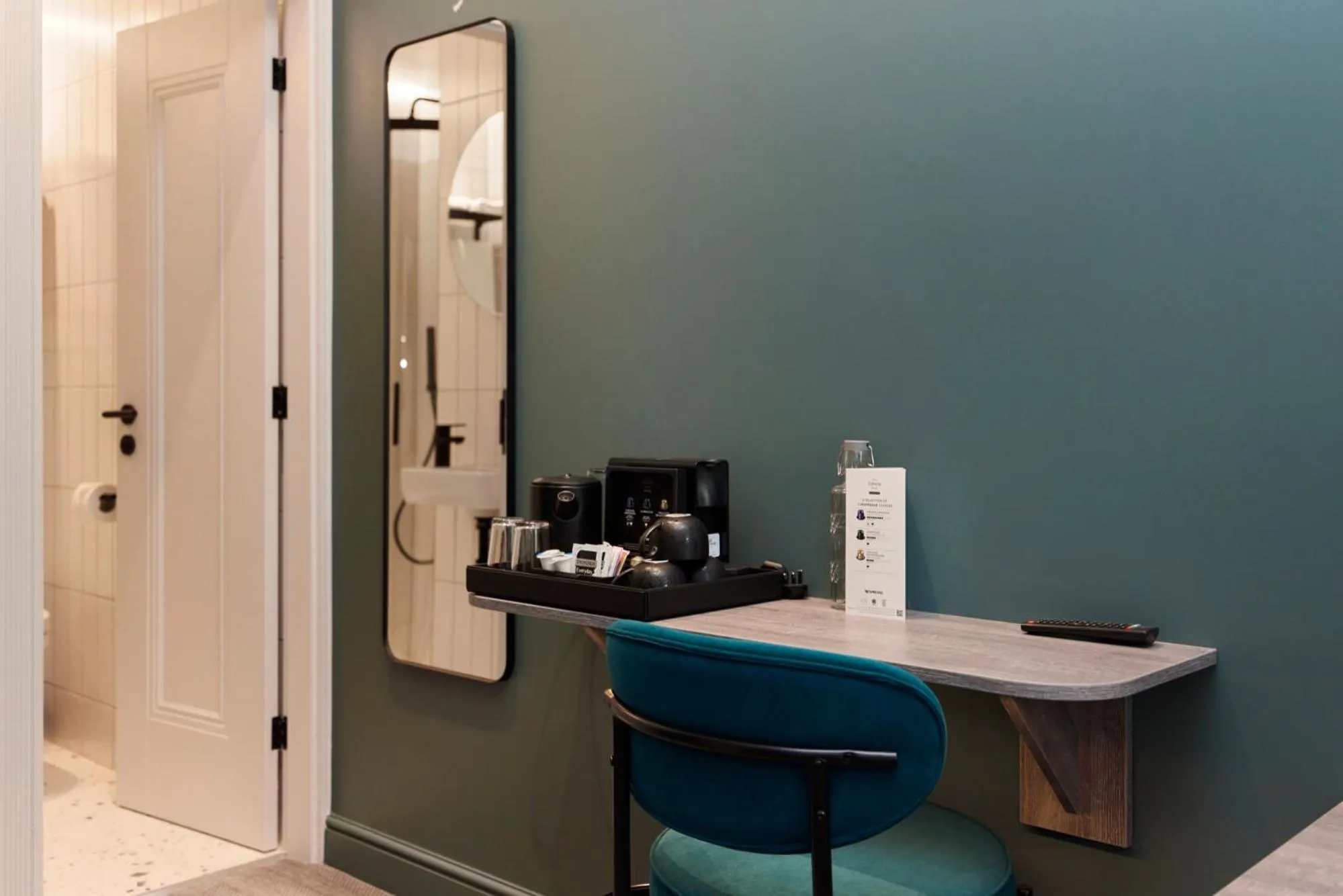 Coffee/tea facilities in The Edwin Hotel