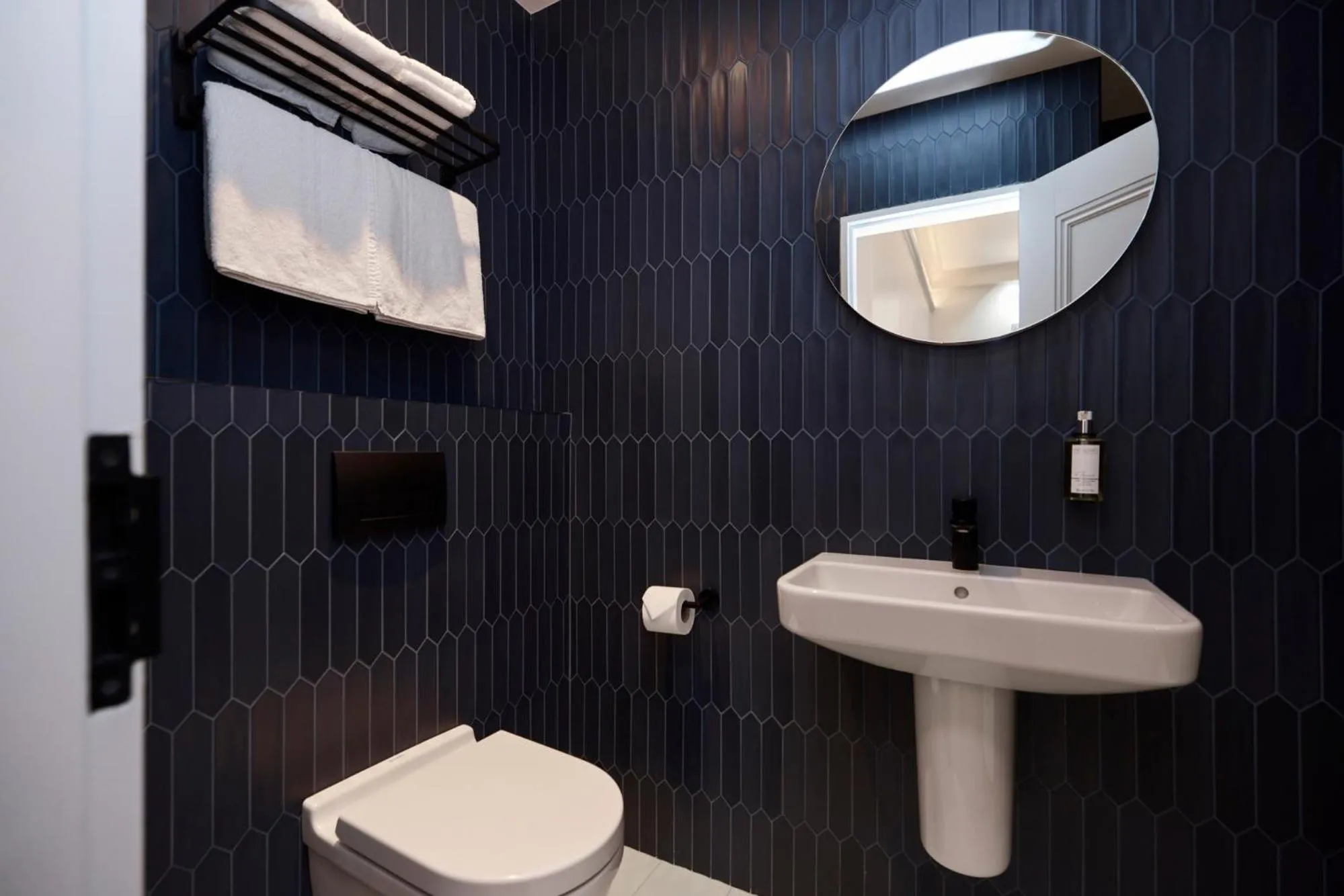 Toilet in The Edwin Hotel