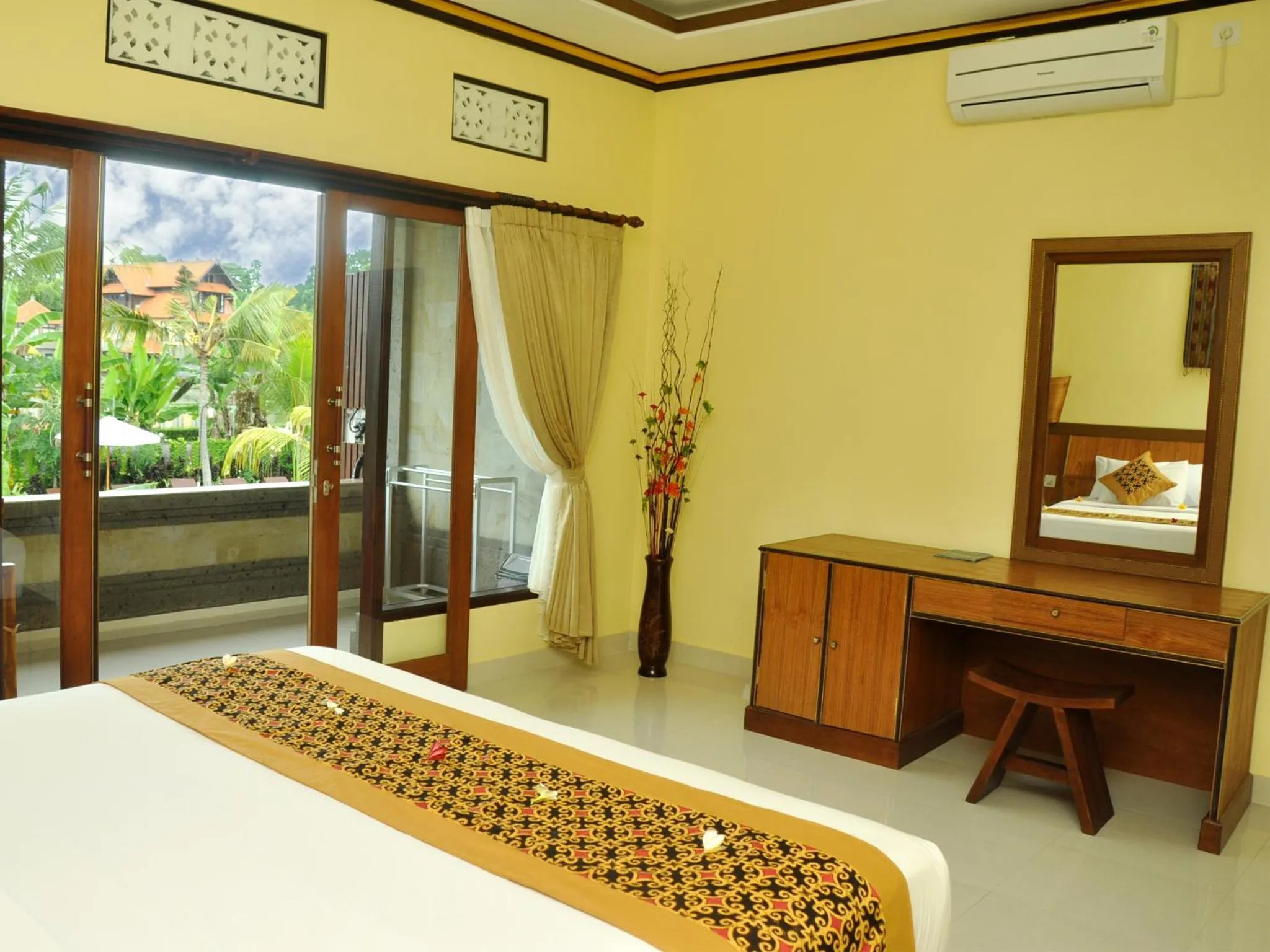 Bedroom, Bed in Bucu Guest House