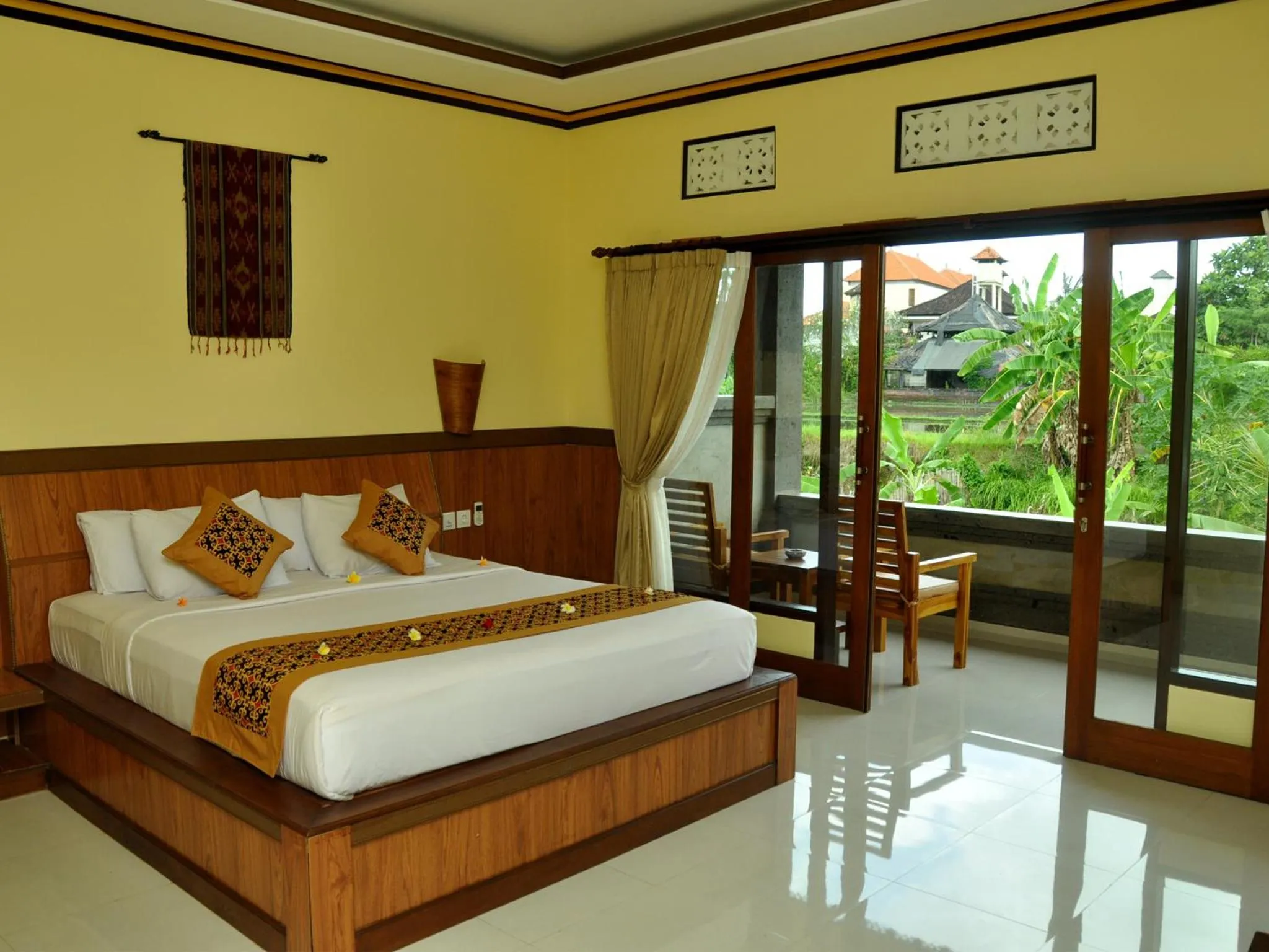 Bed in Bucu Guest House