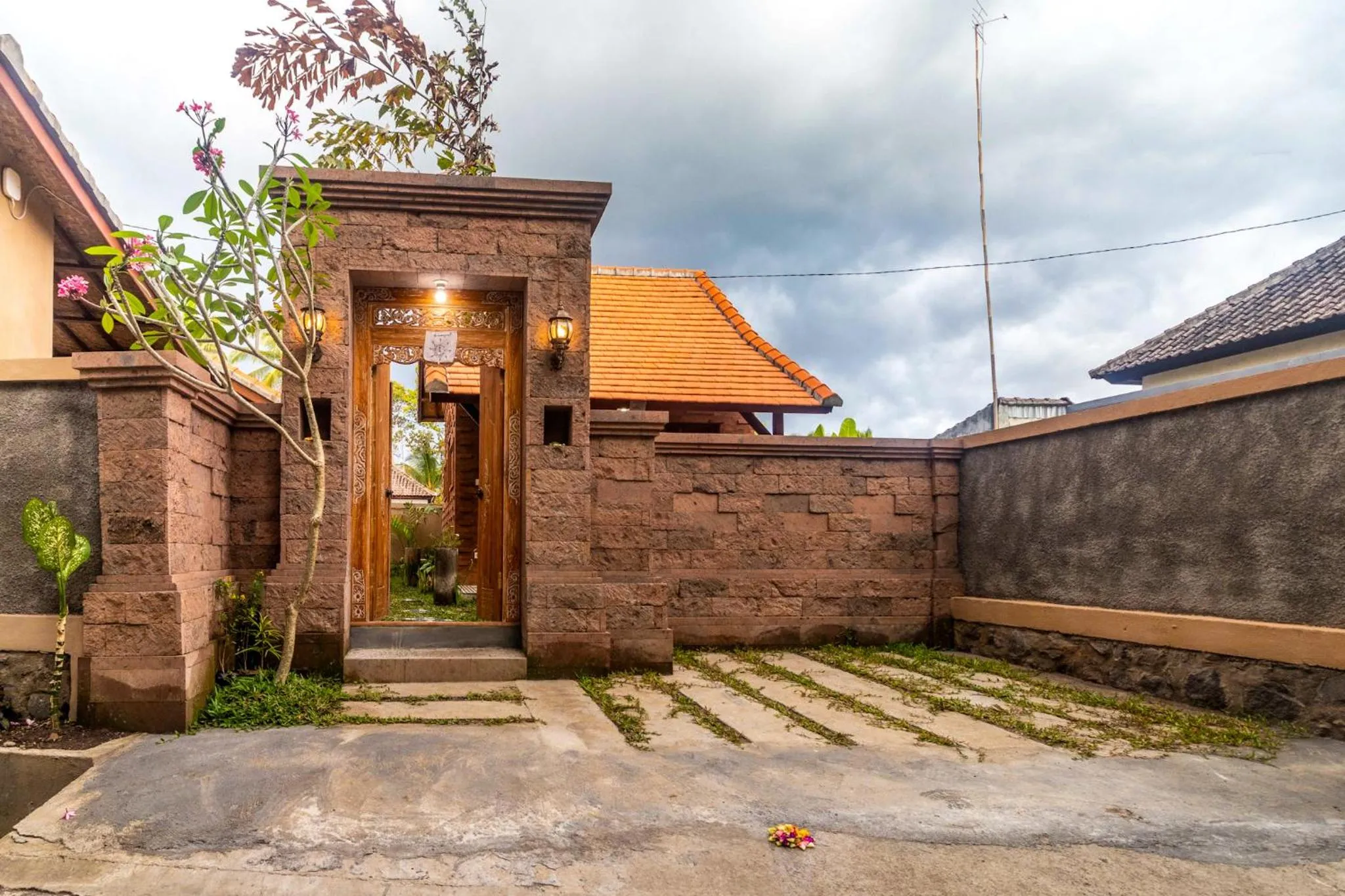 Property building in Buruan Sari Villas by AGATA