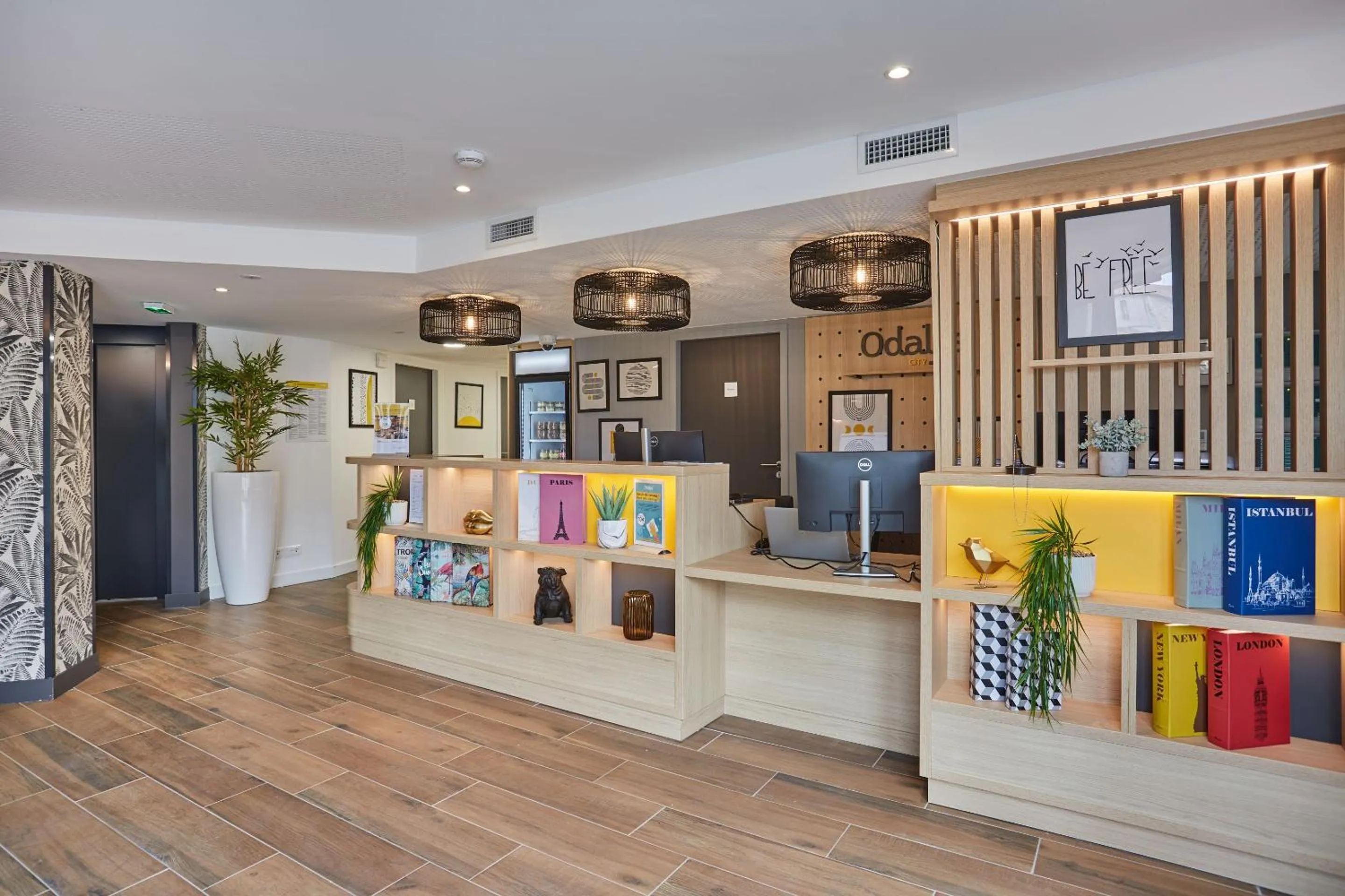 Lobby or reception in Appart'hôtel Odalys City - Nîmes Arènes - Palais des Congrès