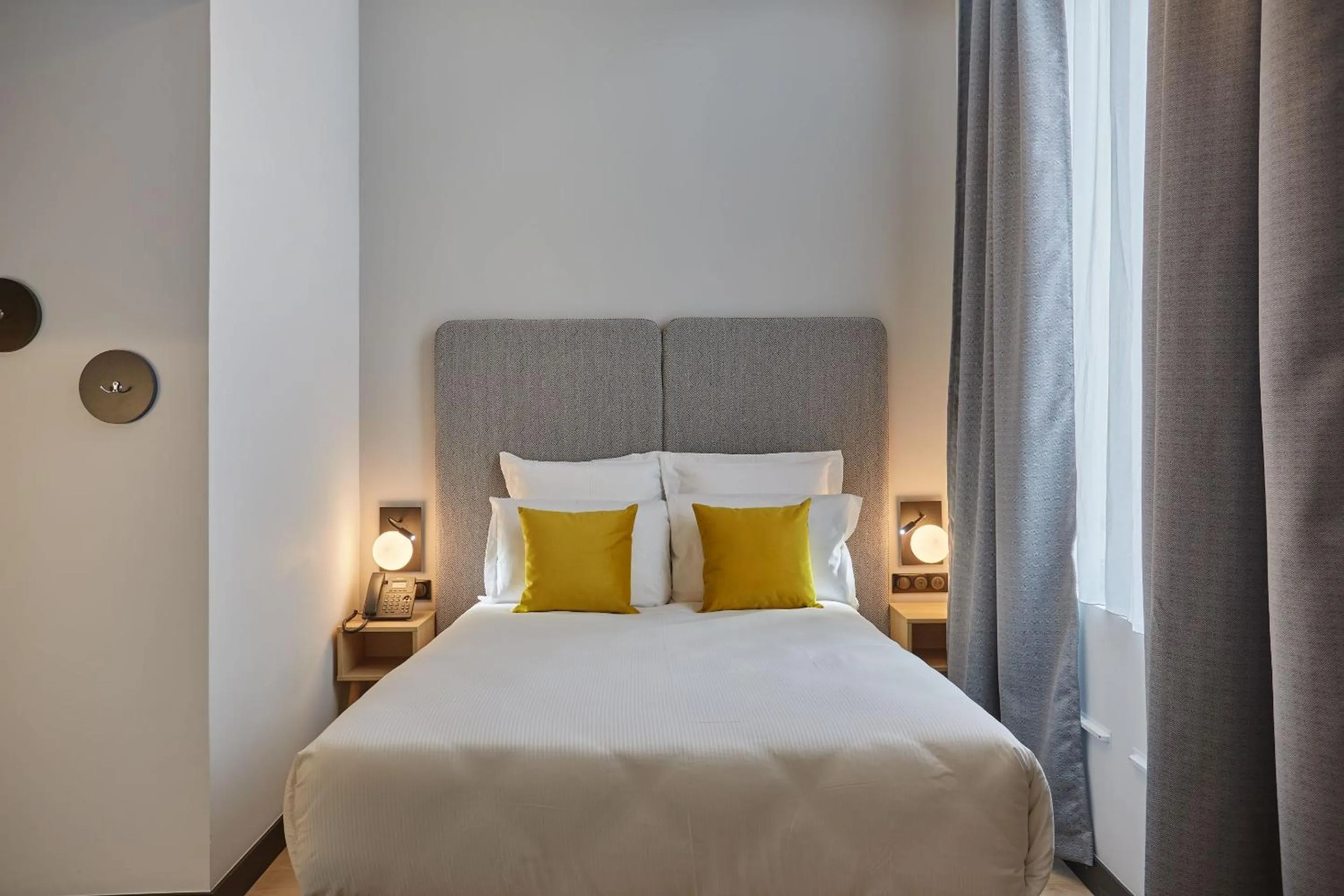 Bedroom, Bed in Appart'hôtel Odalys City - Nîmes Arènes - Palais des Congrès