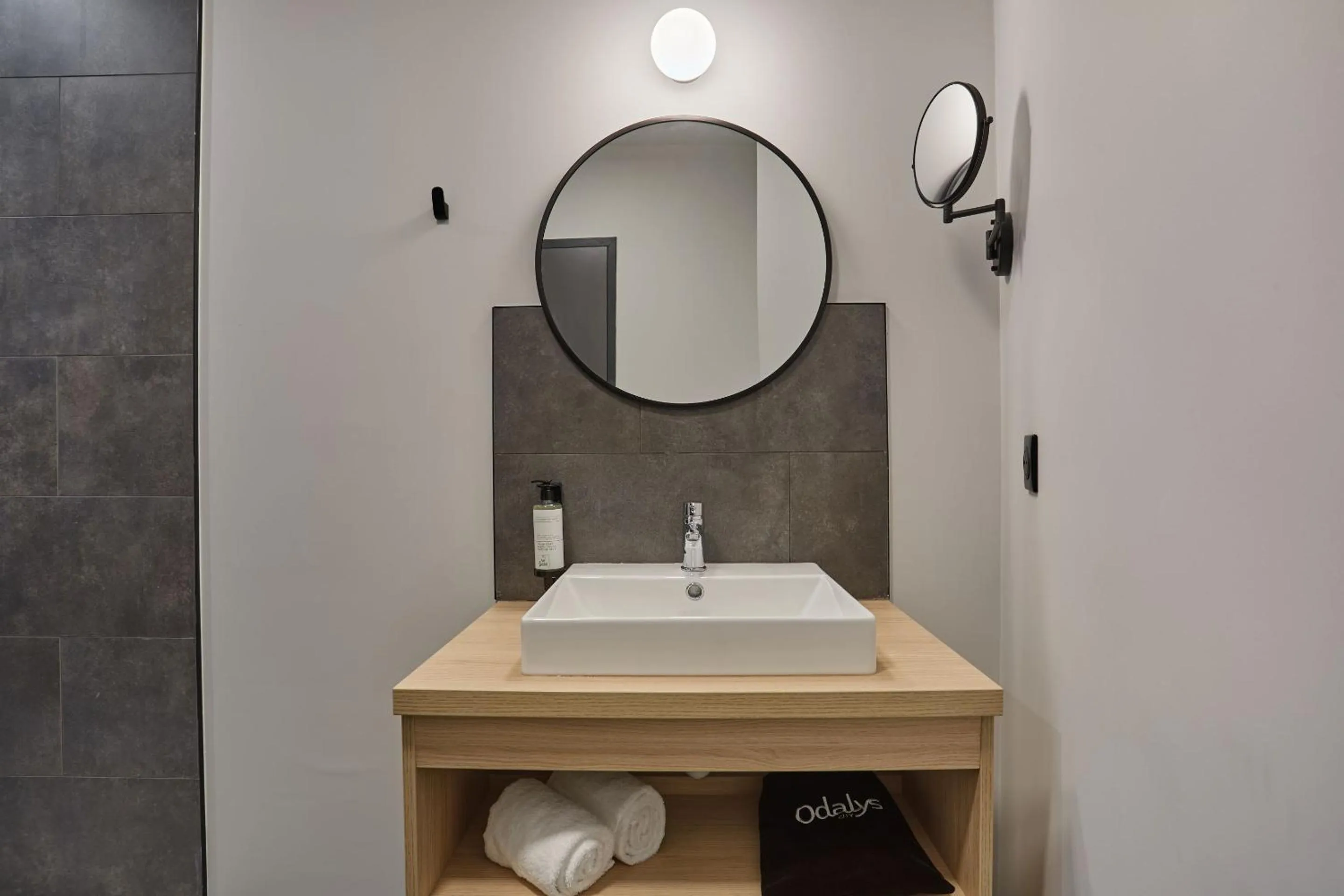 Bathroom in Appart'hôtel Odalys City - Nîmes Arènes - Palais des Congrès