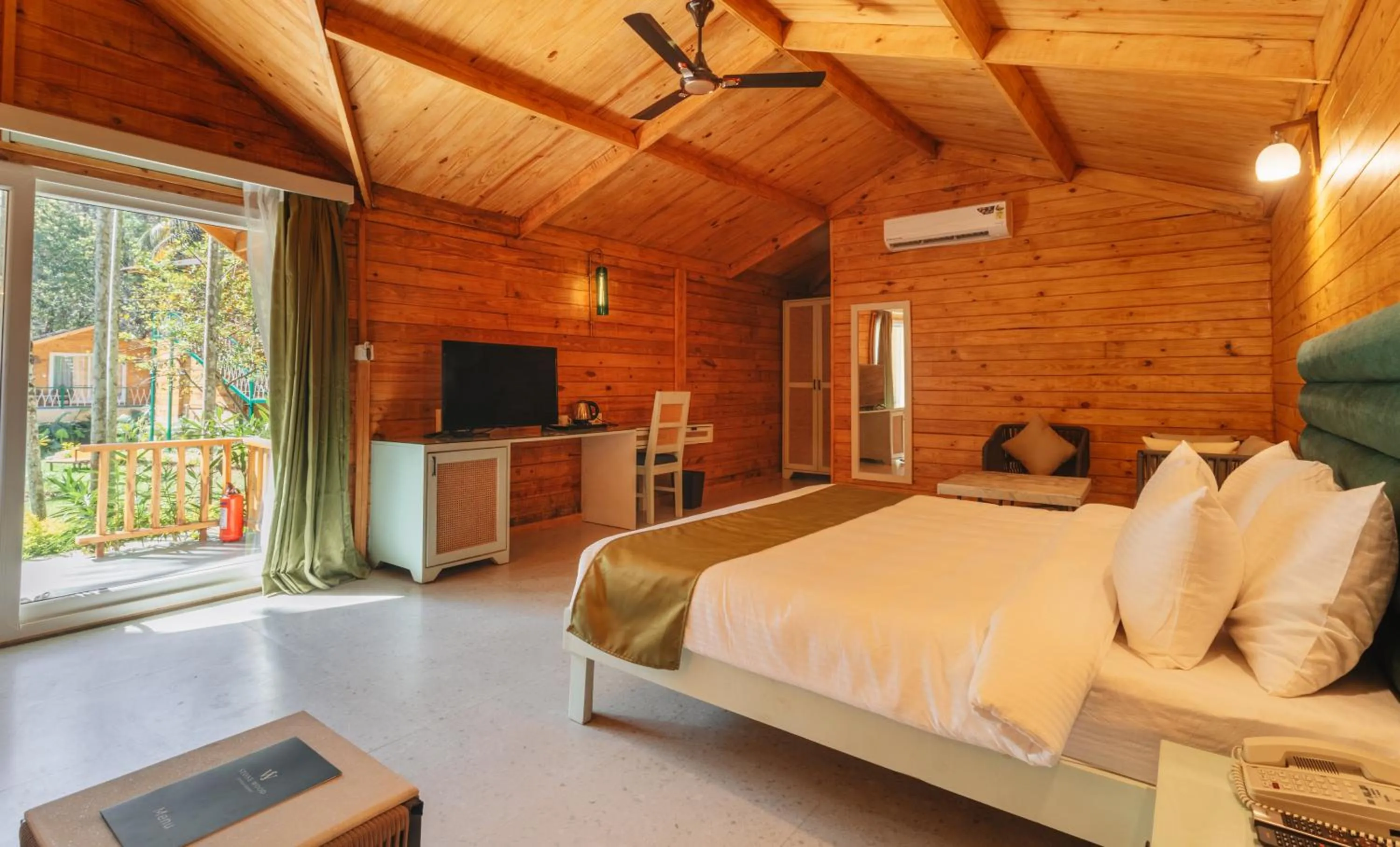 Photo of the whole room, Bed in Stone Wood Premier Dandeli