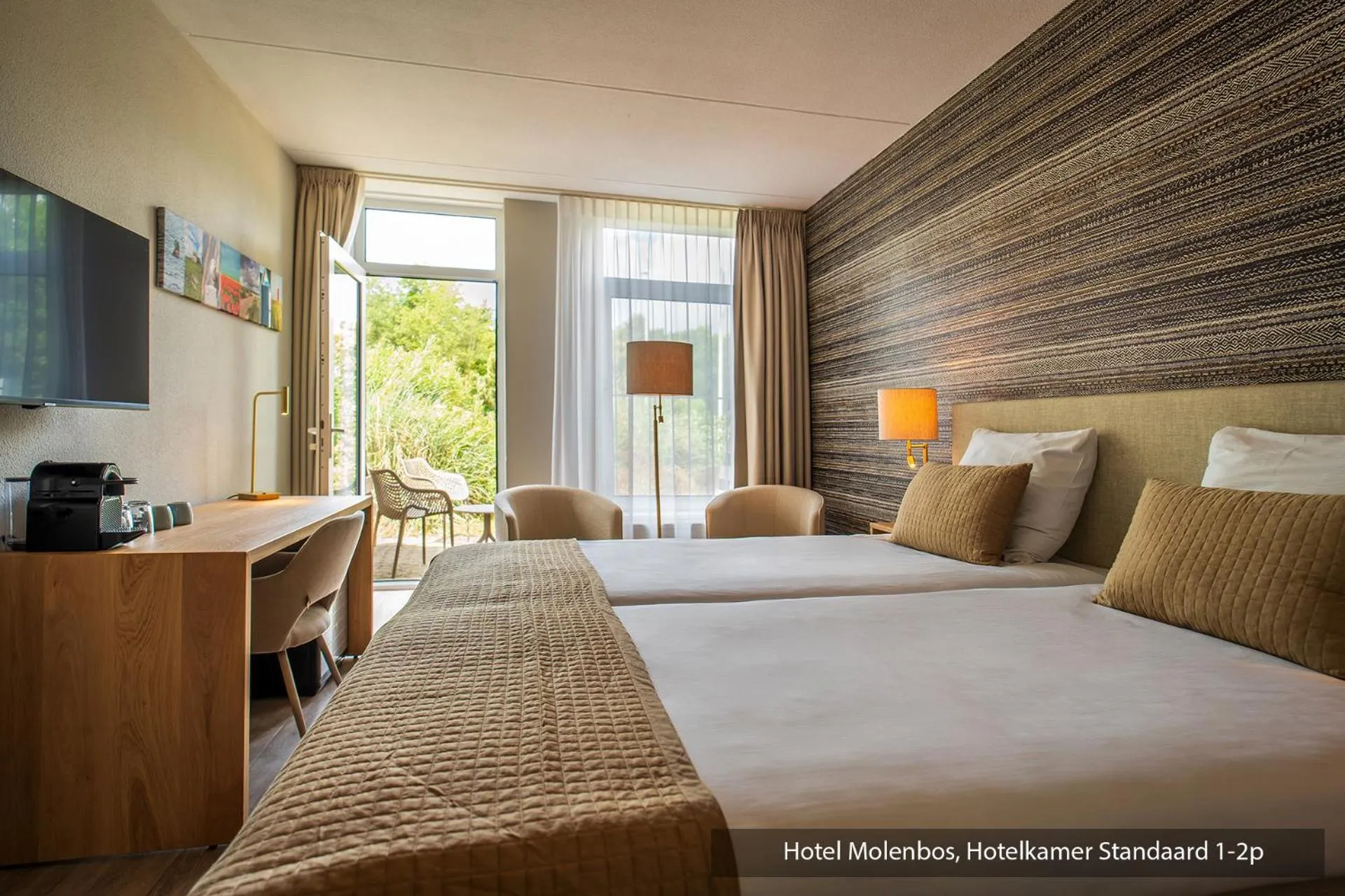 Bedroom, Bed in Hotel Molenbos Texel