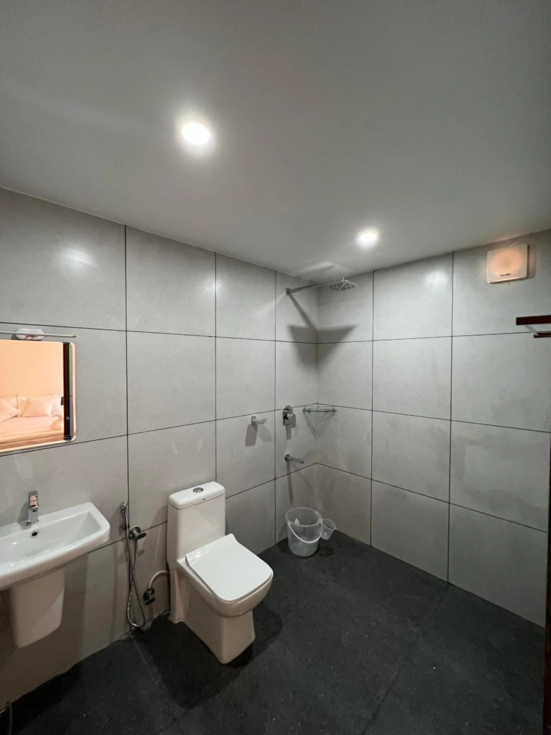 Shower in Heres Haut Residency