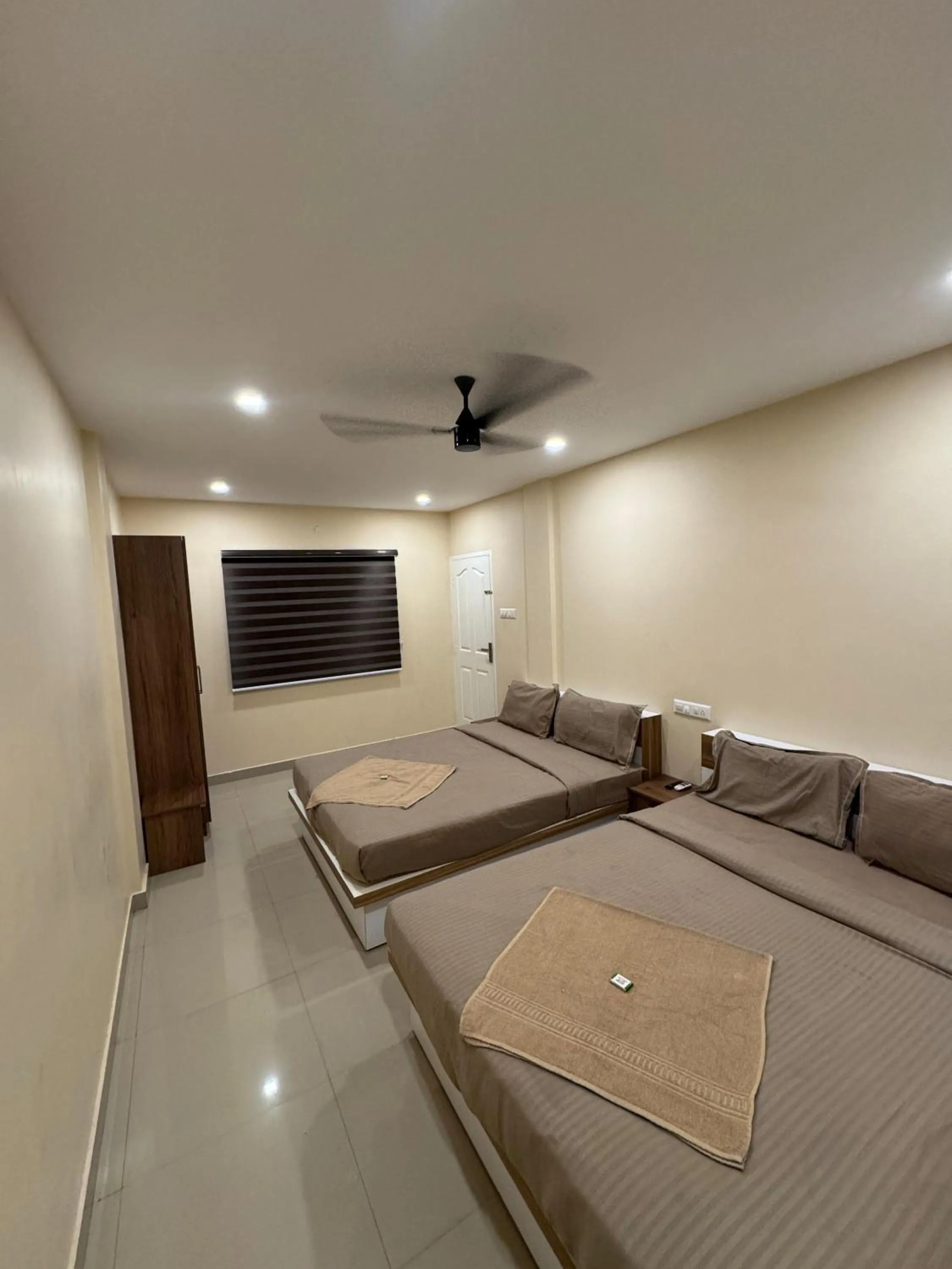 Bed in Heres Haut Residency