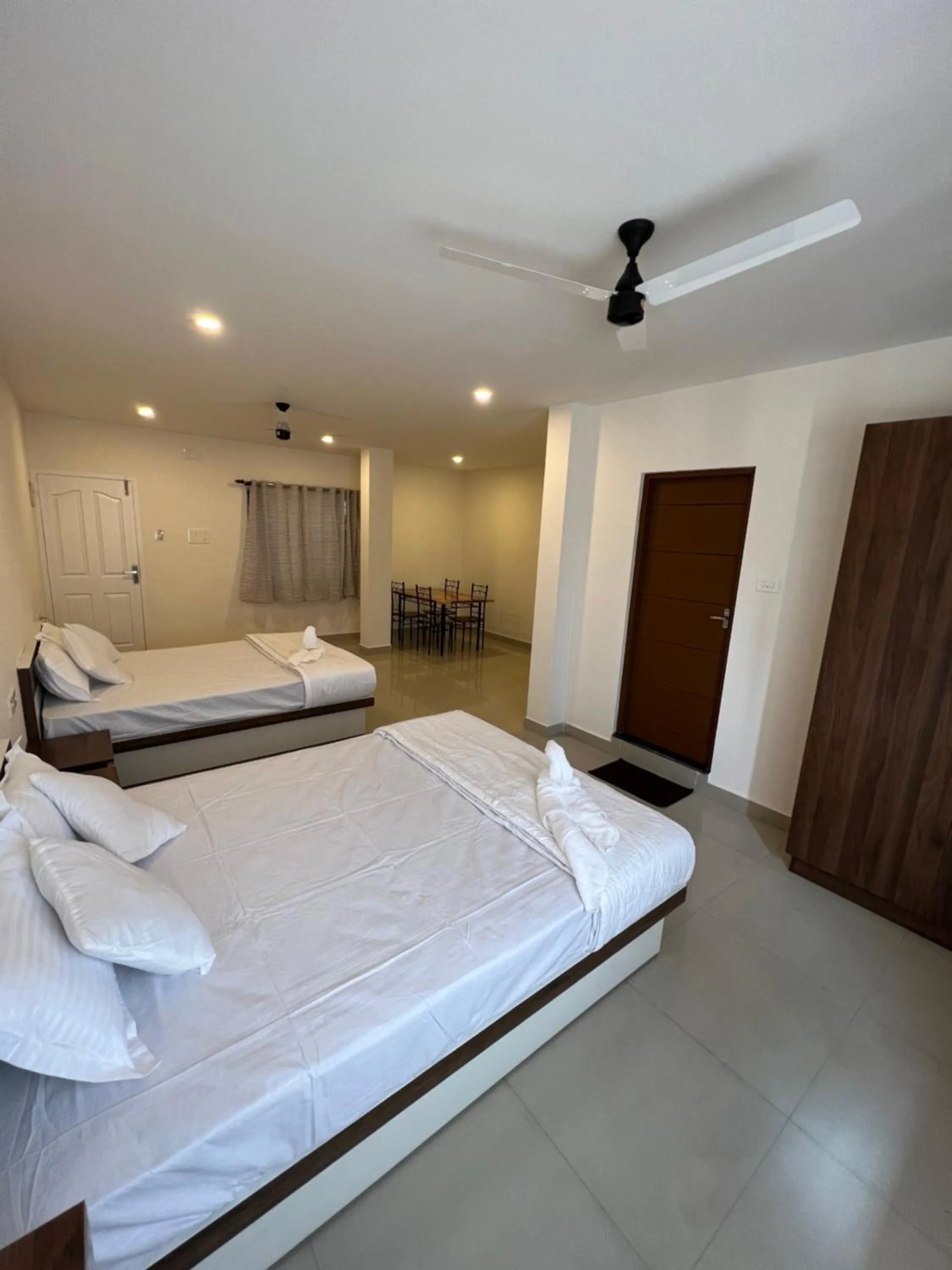 Bed in Heres Haut Residency