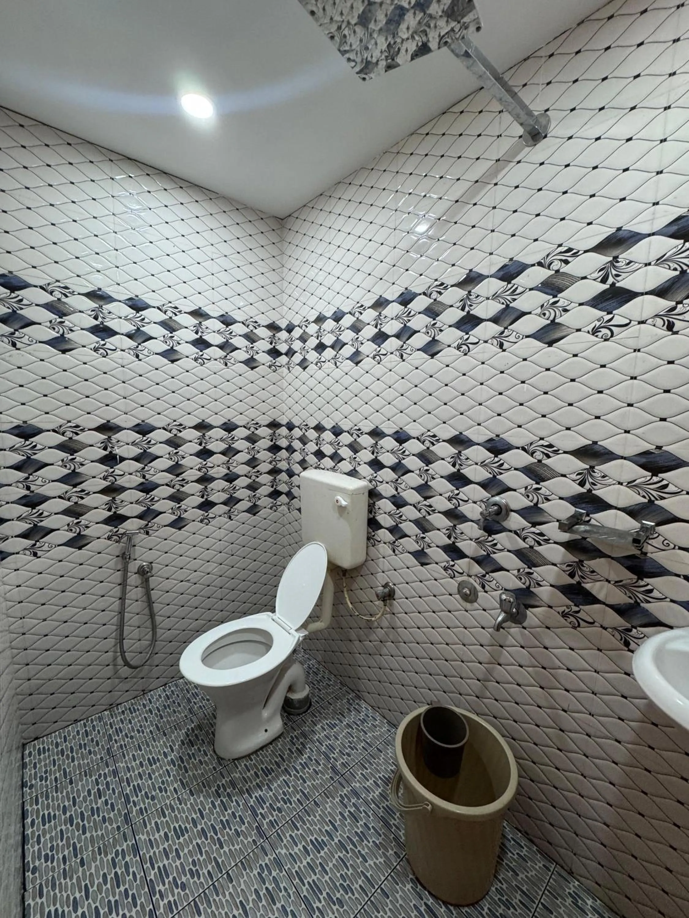 Toilet in Heres Haut Residency