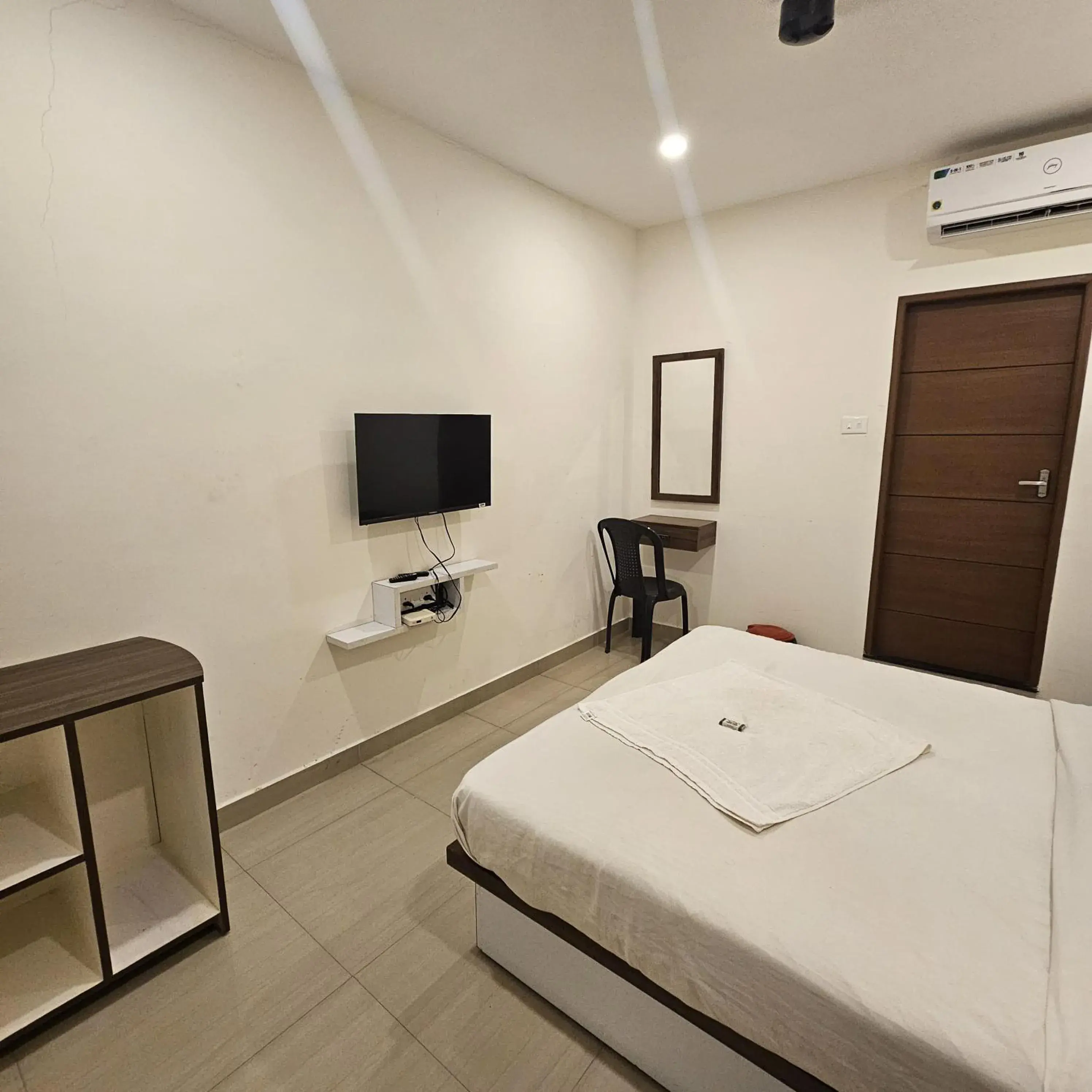 Standard Double Room in Heres Haut Residency Standard Double Room in Heres Haut Residency