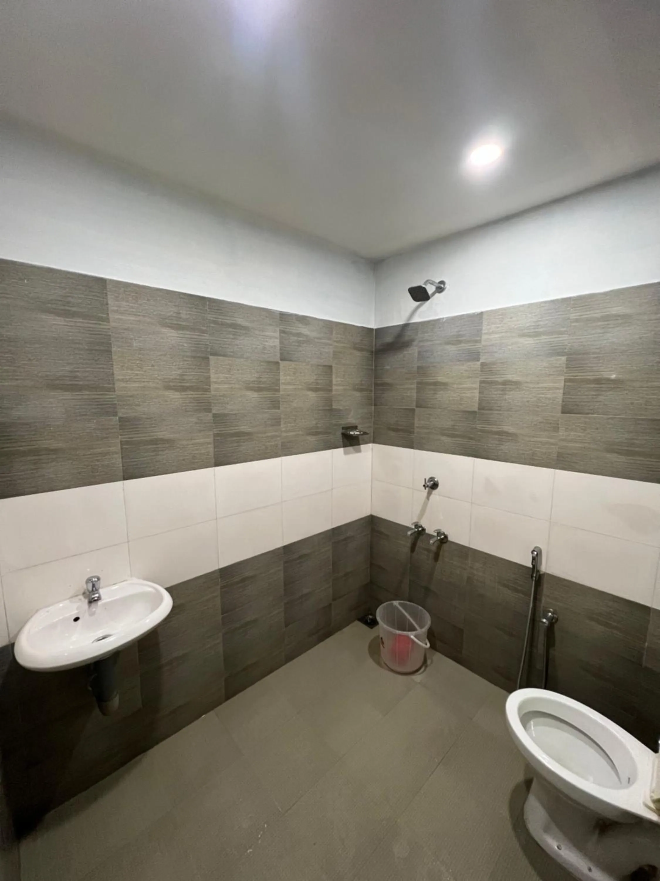 Toilet in Heres Haut Residency