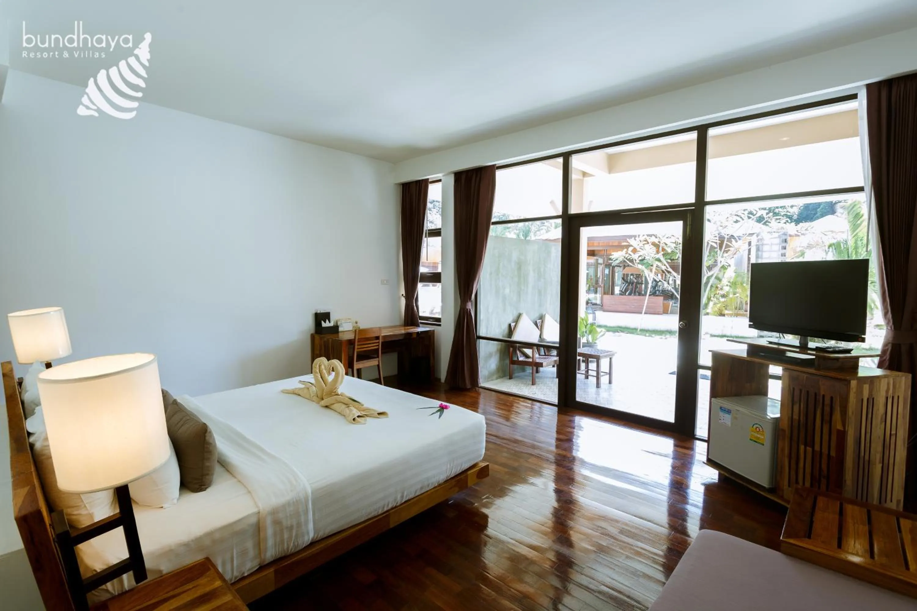 Bed in Bundhaya Villas