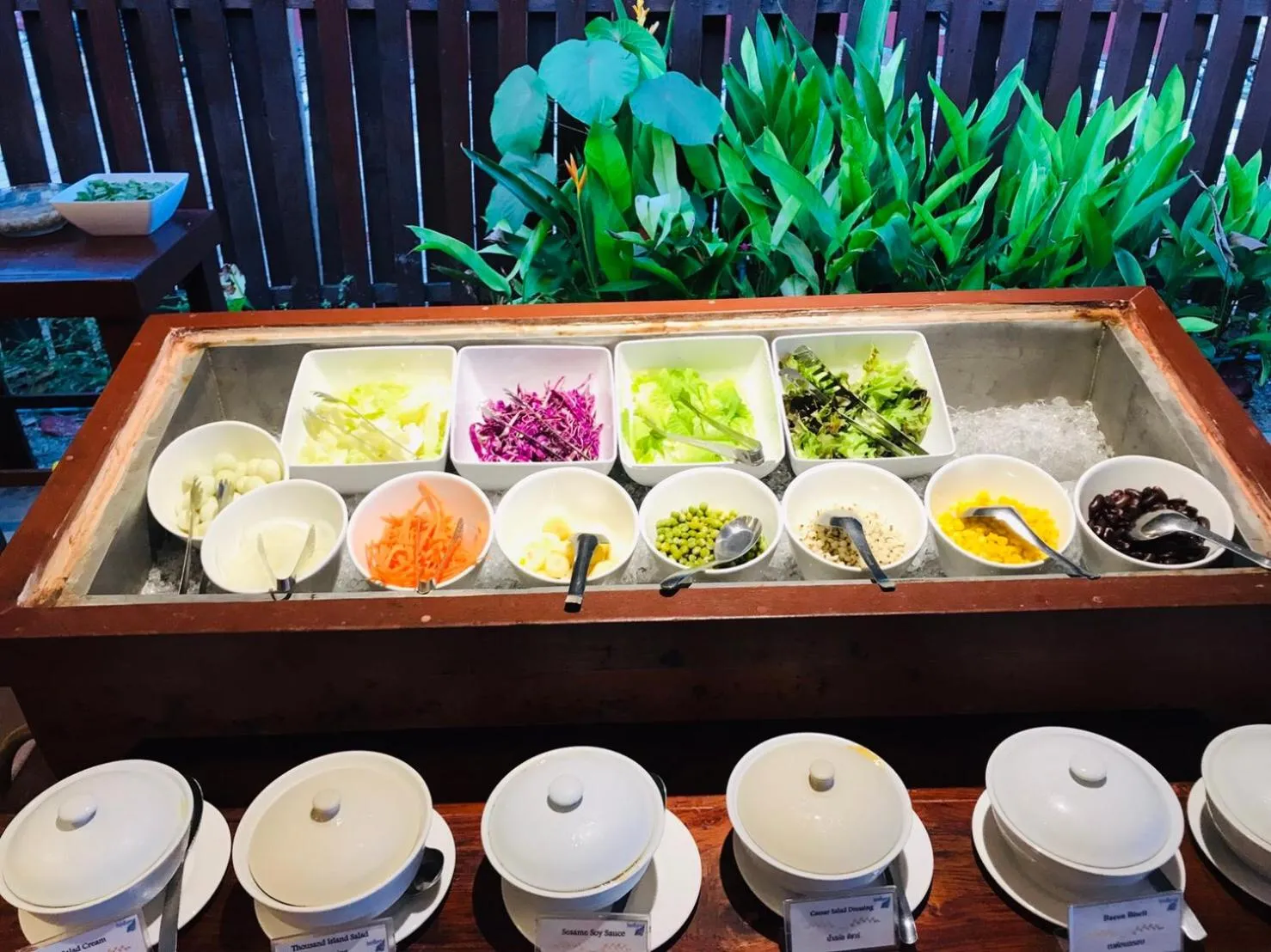 Restaurant/places to eat in Bundhaya Villas