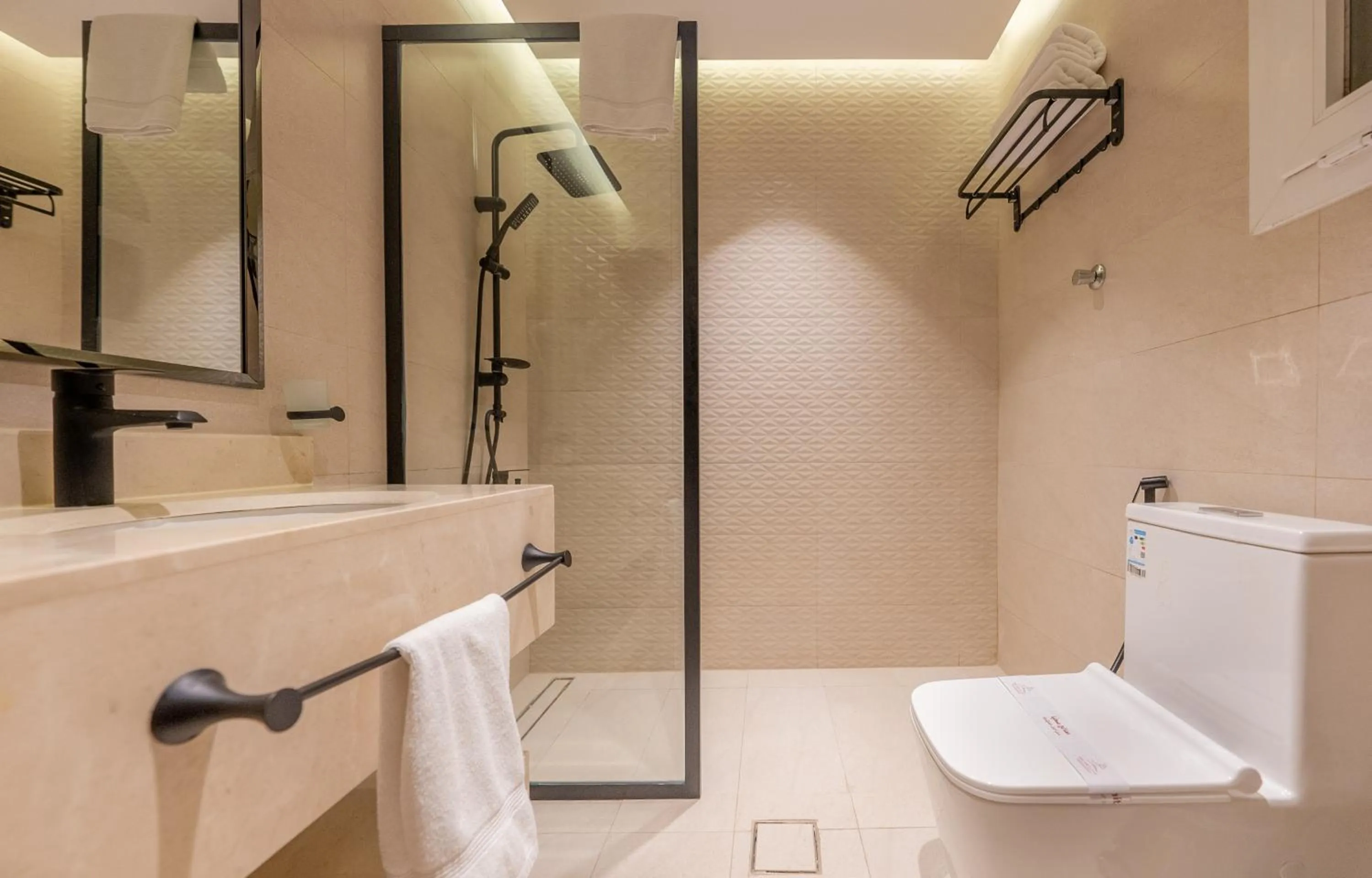 Shower in Meral Oasis Resort Taif