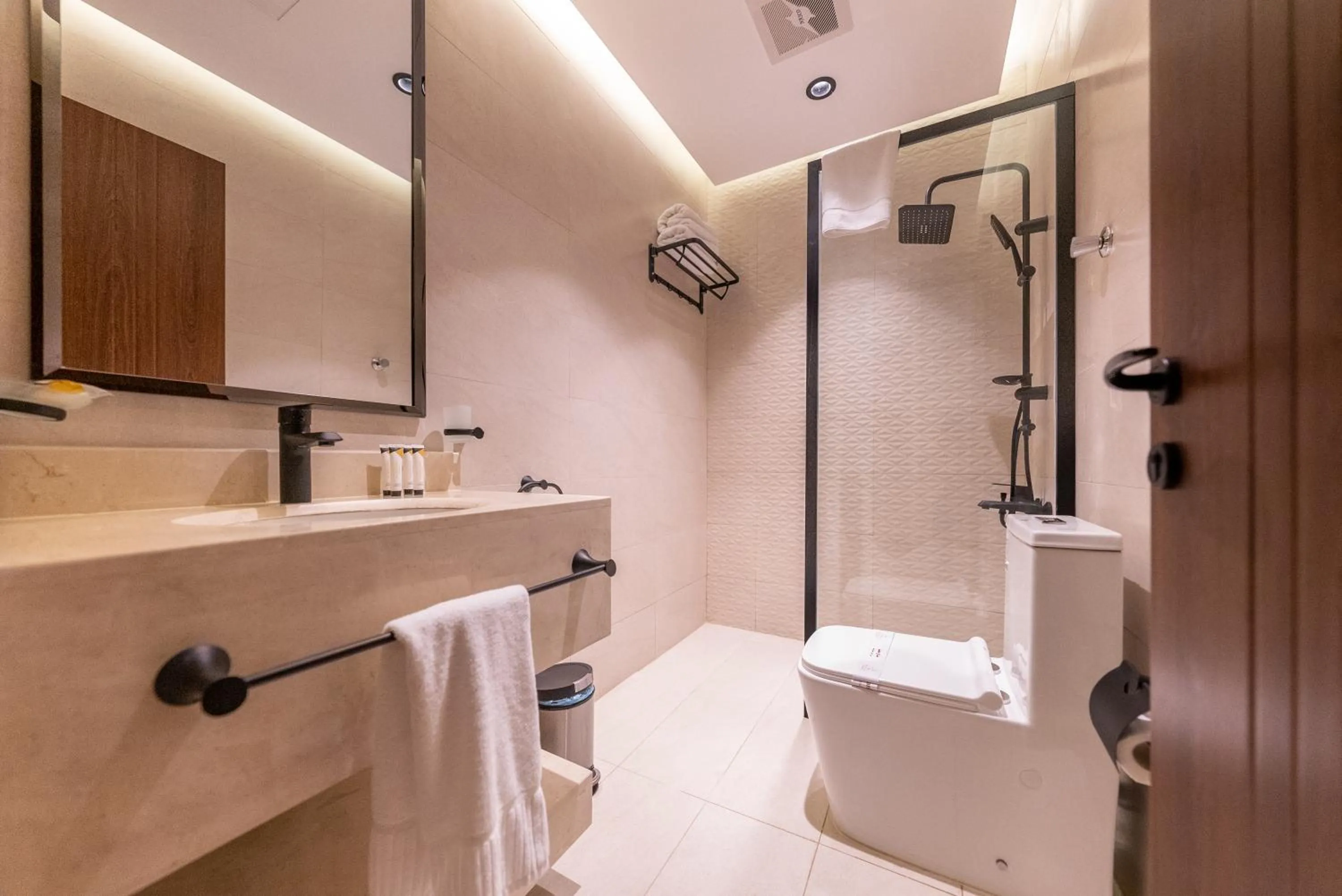 Shower in Meral Oasis Resort Taif