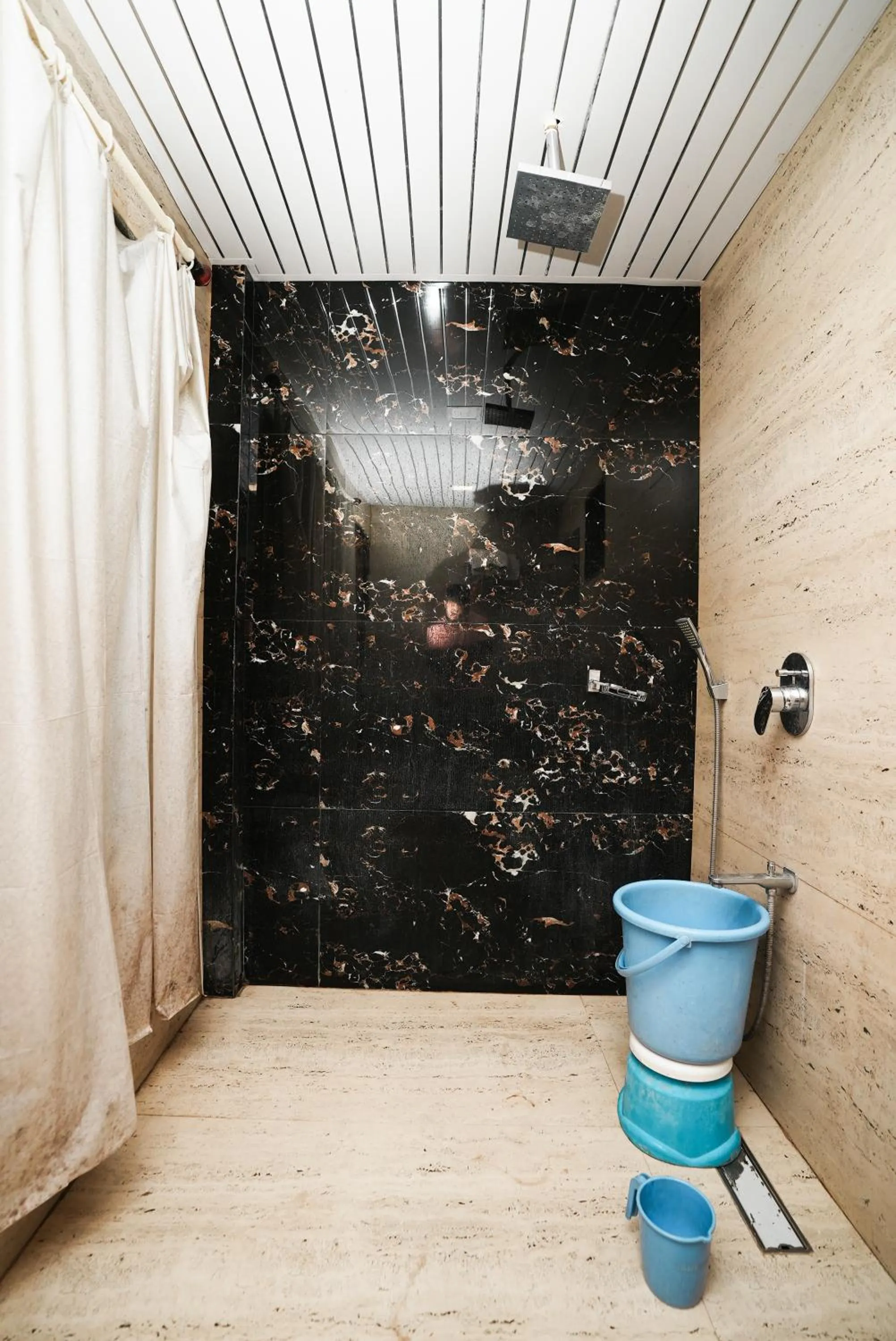 Shower in Hotel Sai Executive Near Holy Cross Church Mahabaleshwar