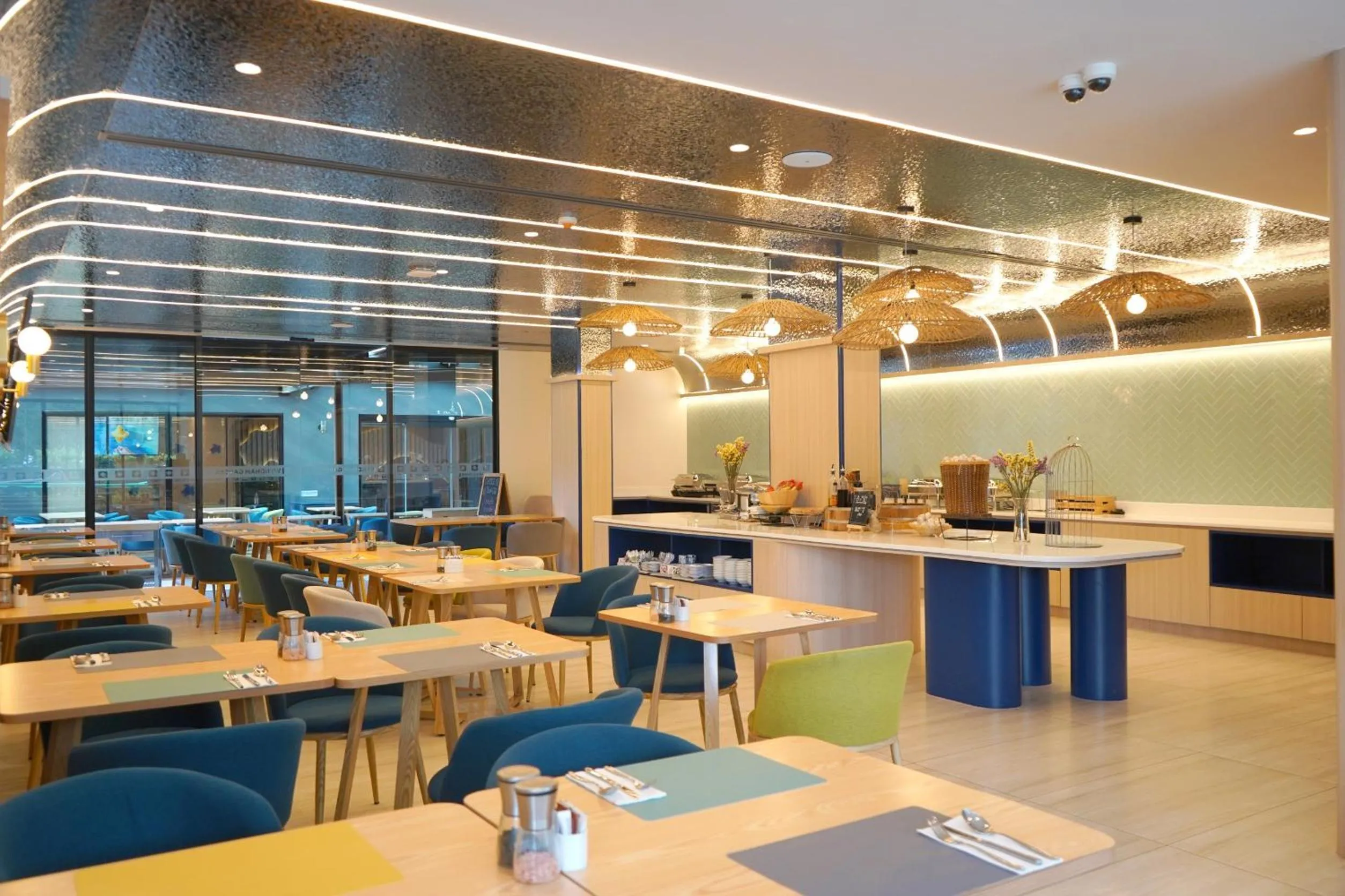 Restaurant/places to eat in Wyndham Garden Naithon Phuket