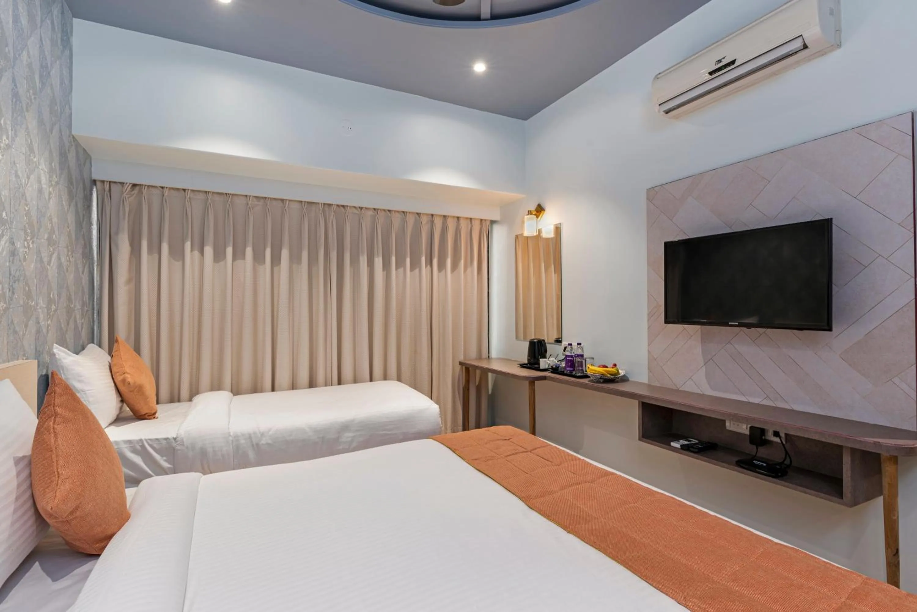 Bed in Emerald Retreat