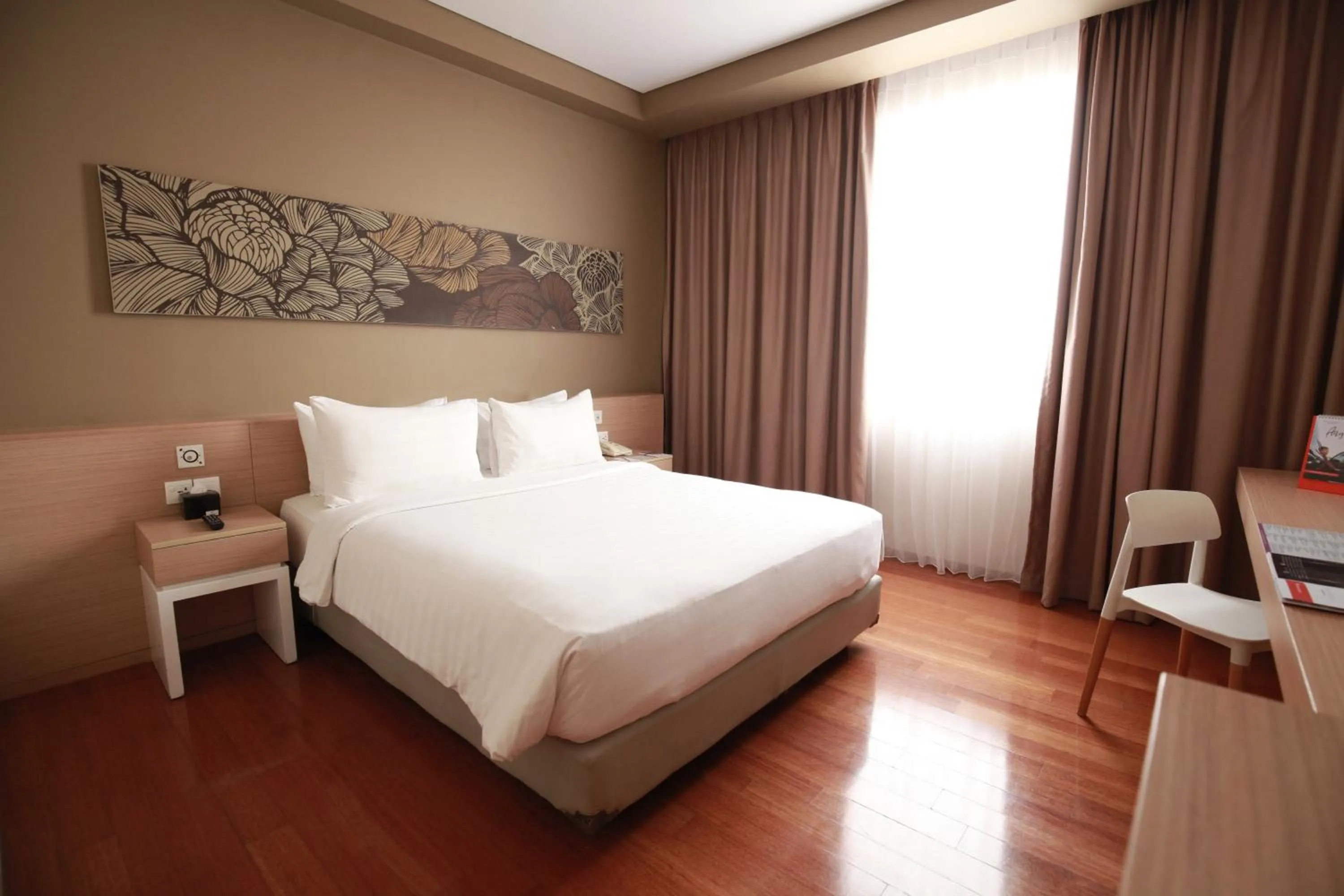 Superior Queen Room in Swiss-Belinn Airport Jakarta