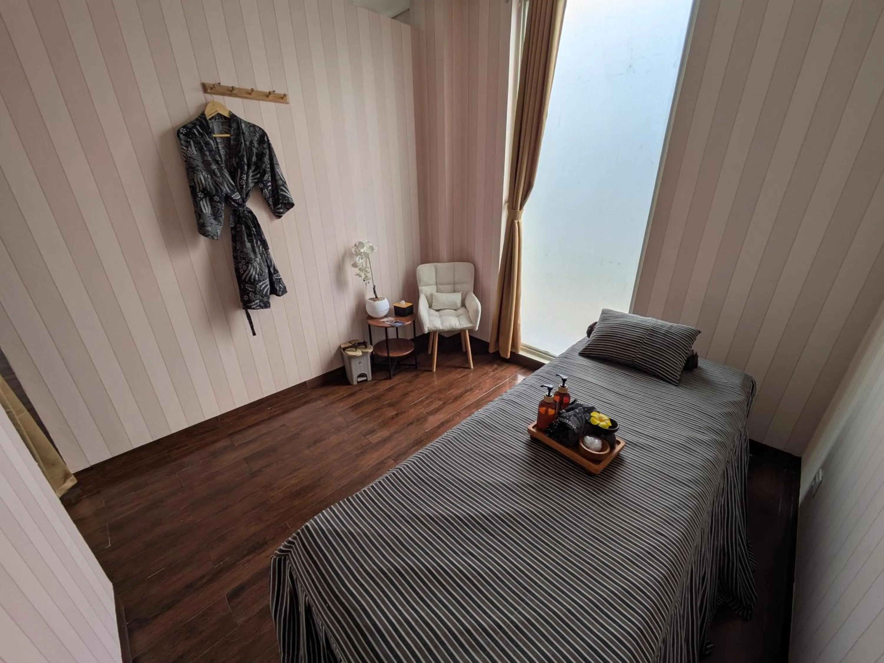 Spa and wellness centre/facilities, Bed in Citadines Connect Airport Jakarta Hotel