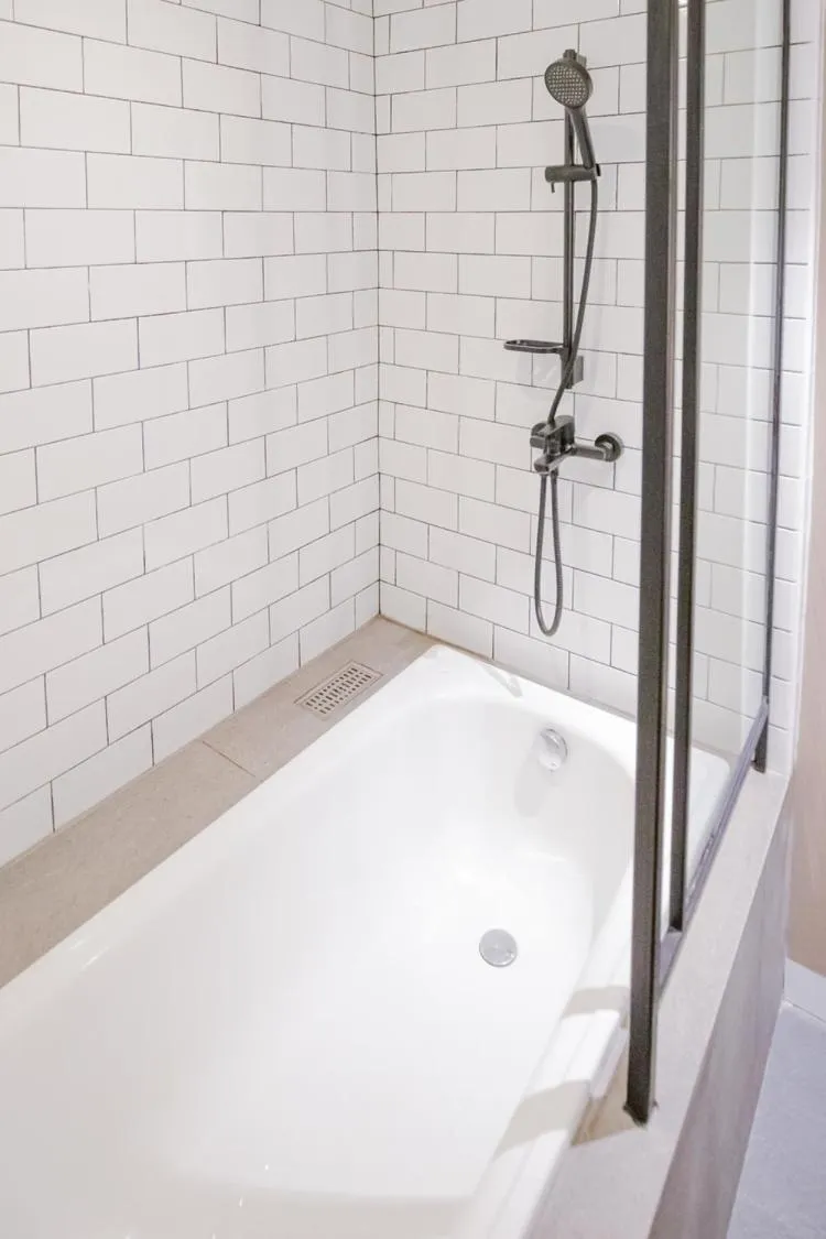 Bathroom in Swiss-Belinn Airport Jakarta