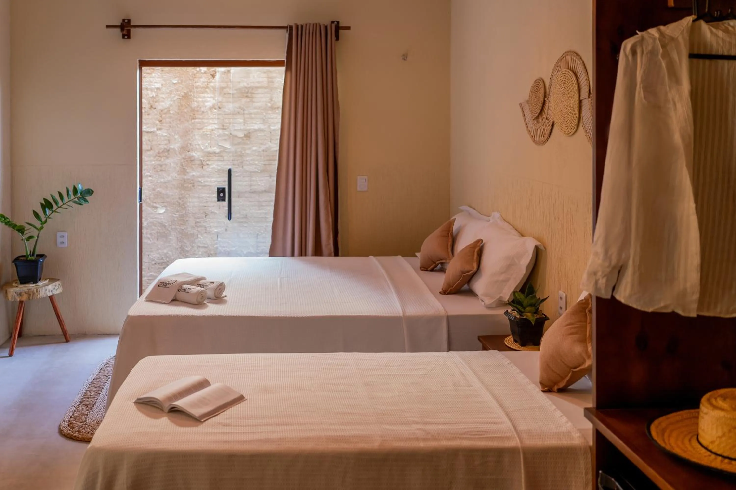 Photo of the whole room, Bed in Pousada Rota do Kite Preá