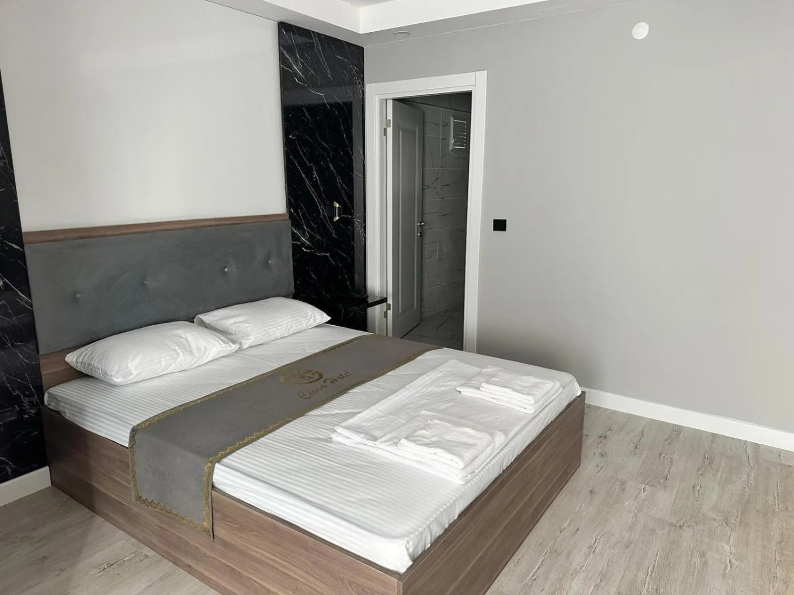 Photo of the whole room, Bed in Cevvo Hotel