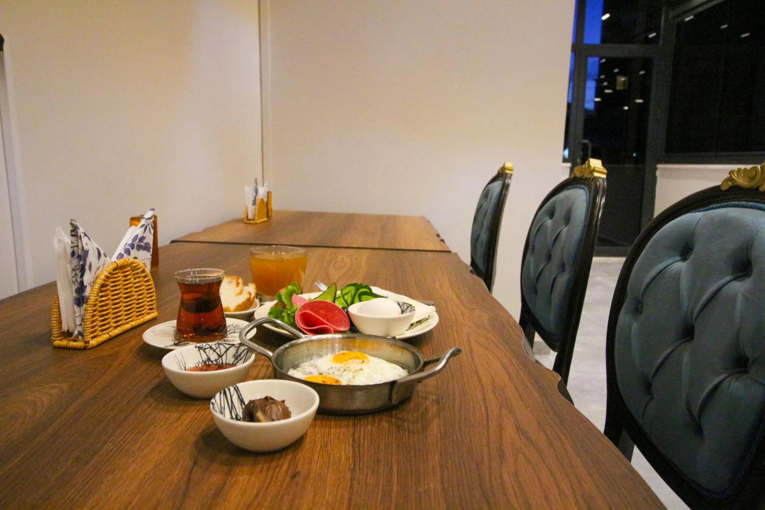 Dining area in Kaya Hotel SAW