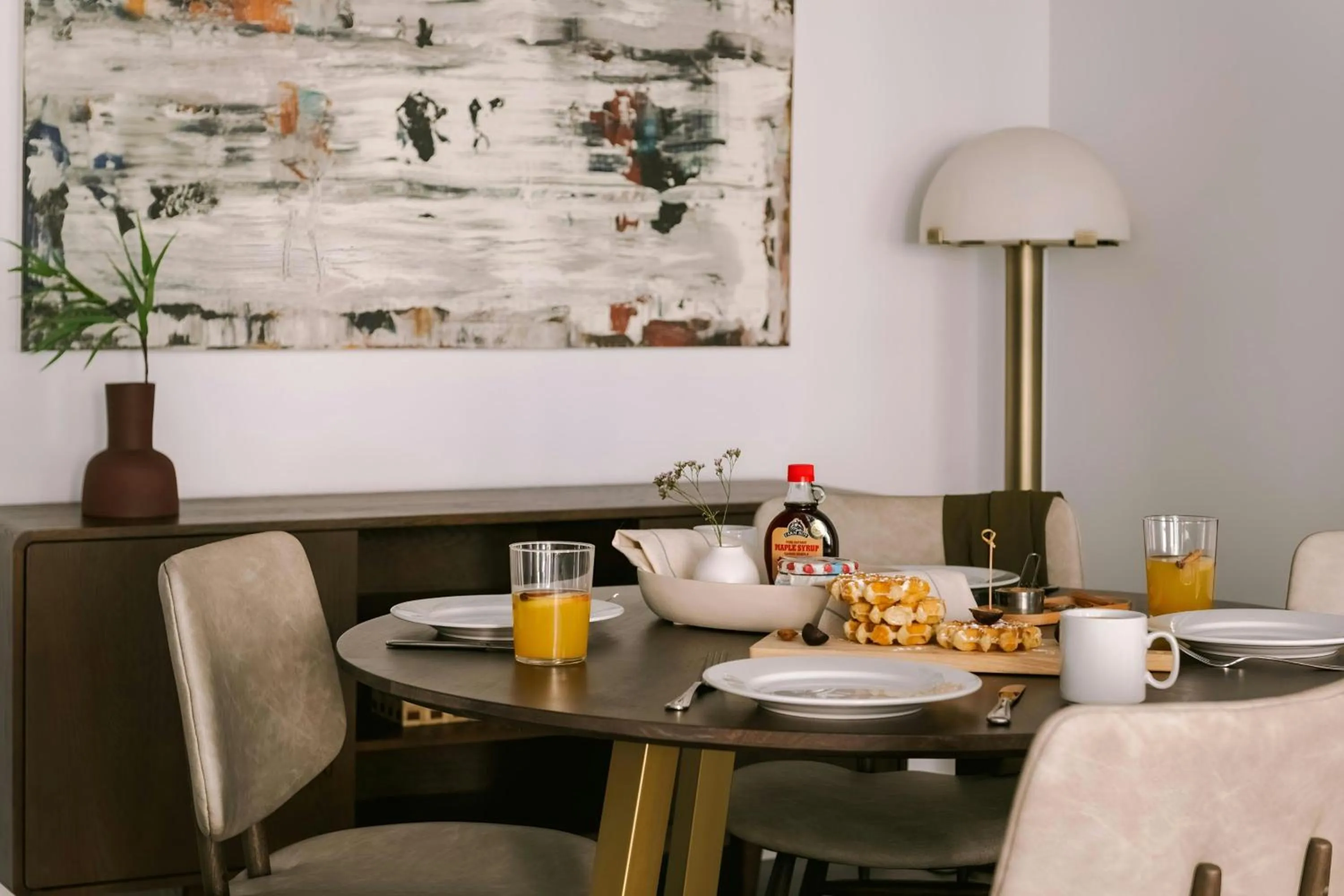 Photo of the whole room in Sonder by Marriott Bonvoy Arlo Apartments Downtown