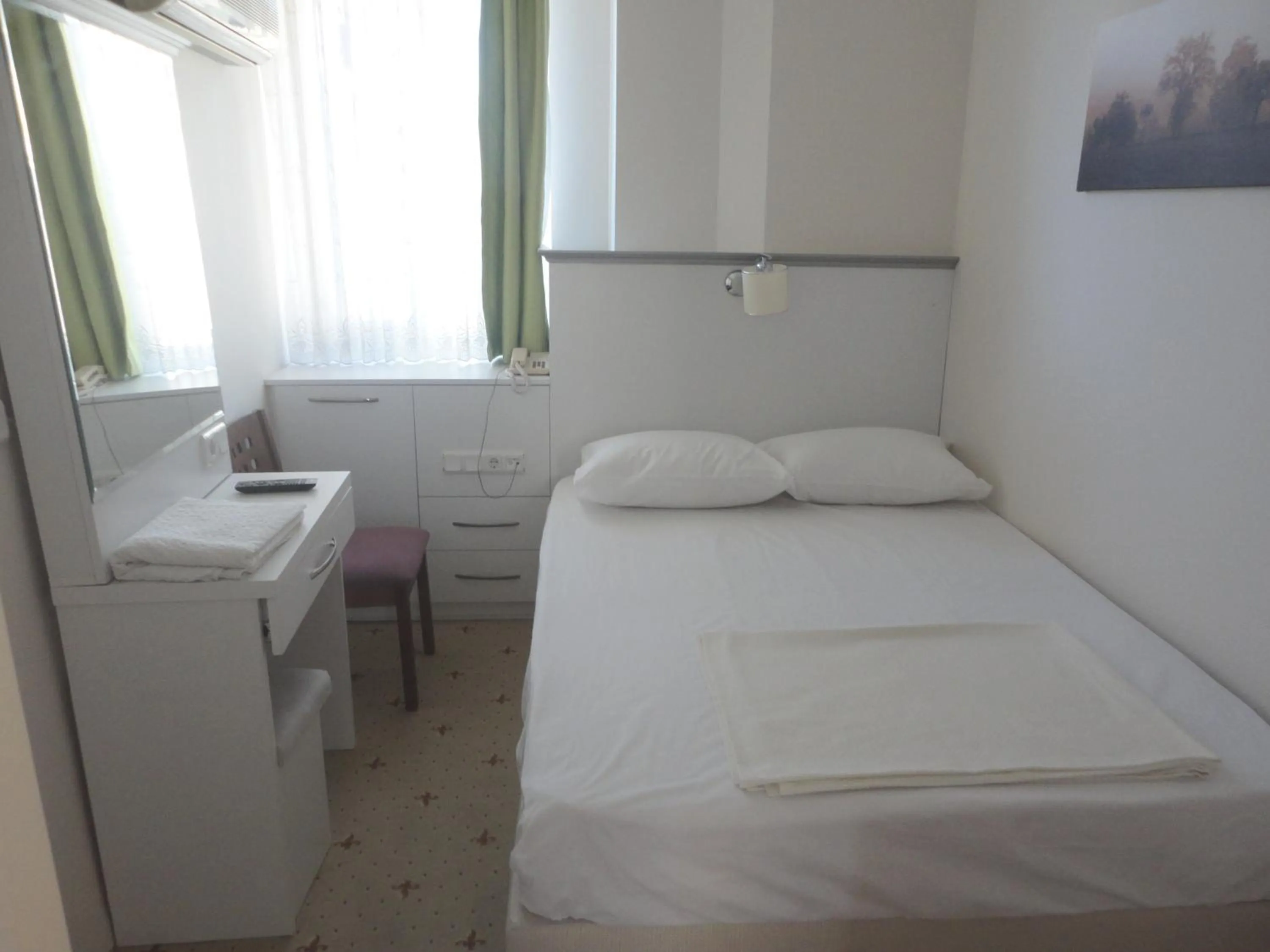 Photo of the whole room, Bed in Cicek Hotel & Apartments