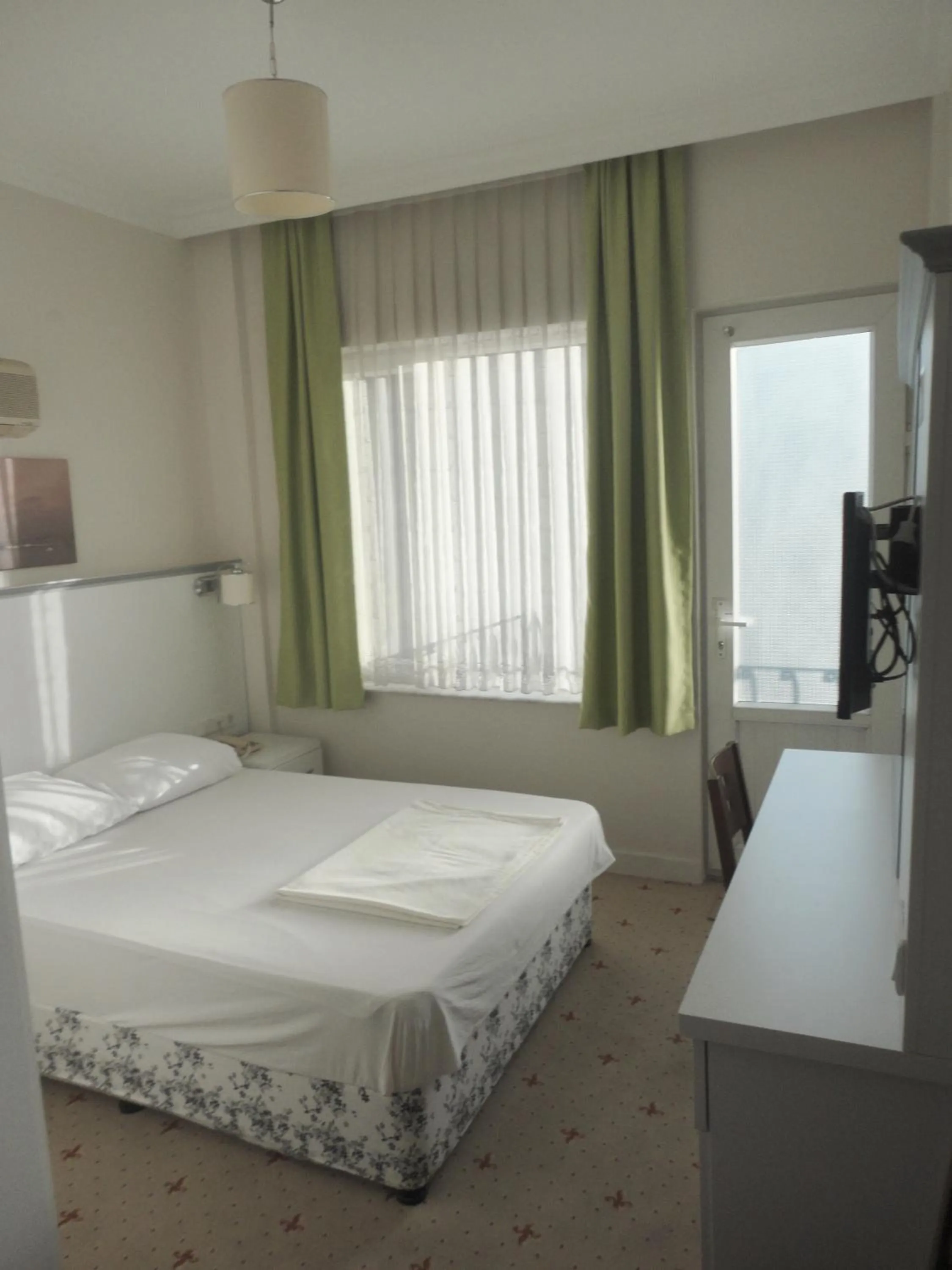 Photo of the whole room, Bed in Cicek Hotel & Apartments