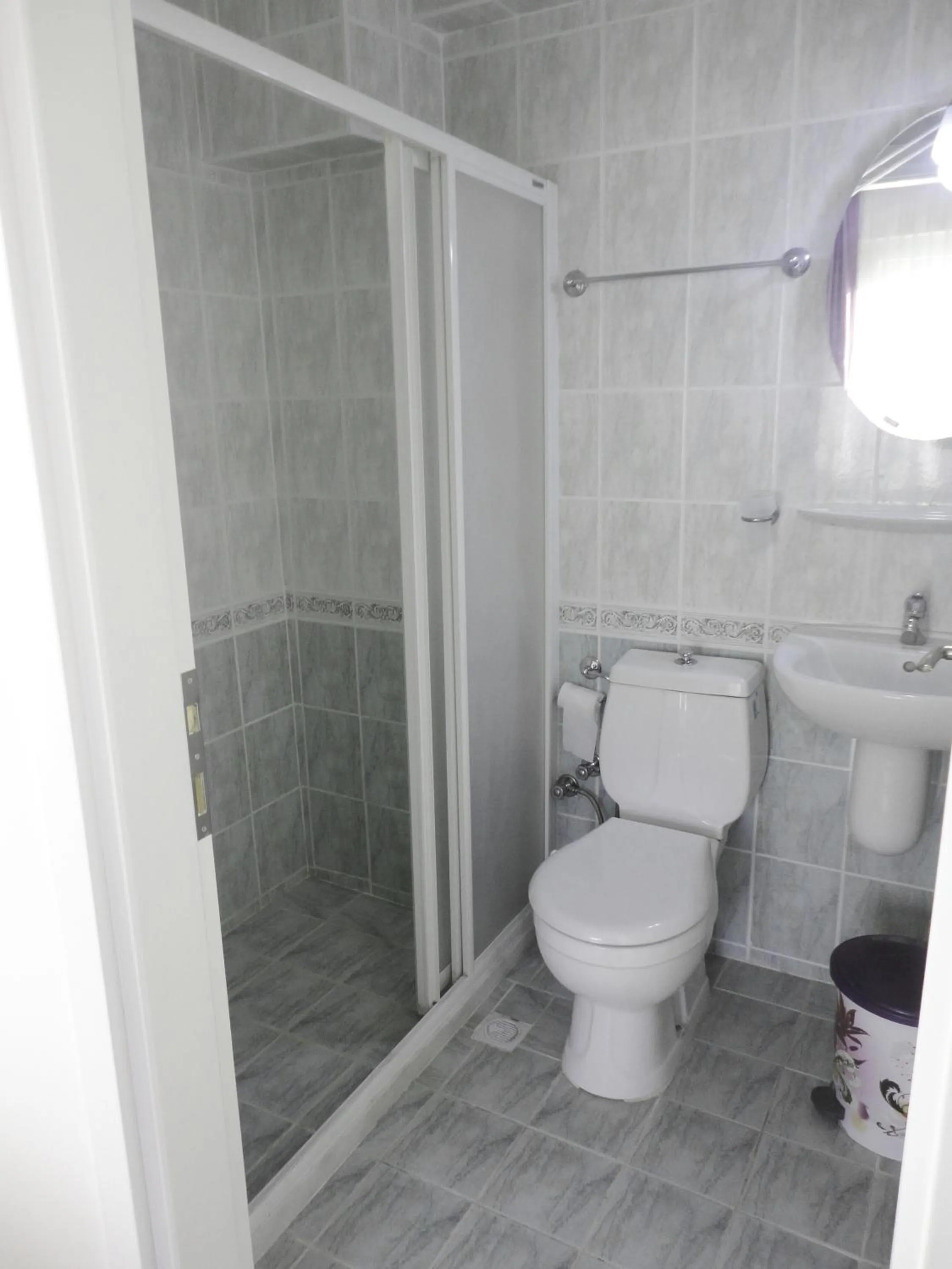 Bathroom in Cicek Hotel & Apartments