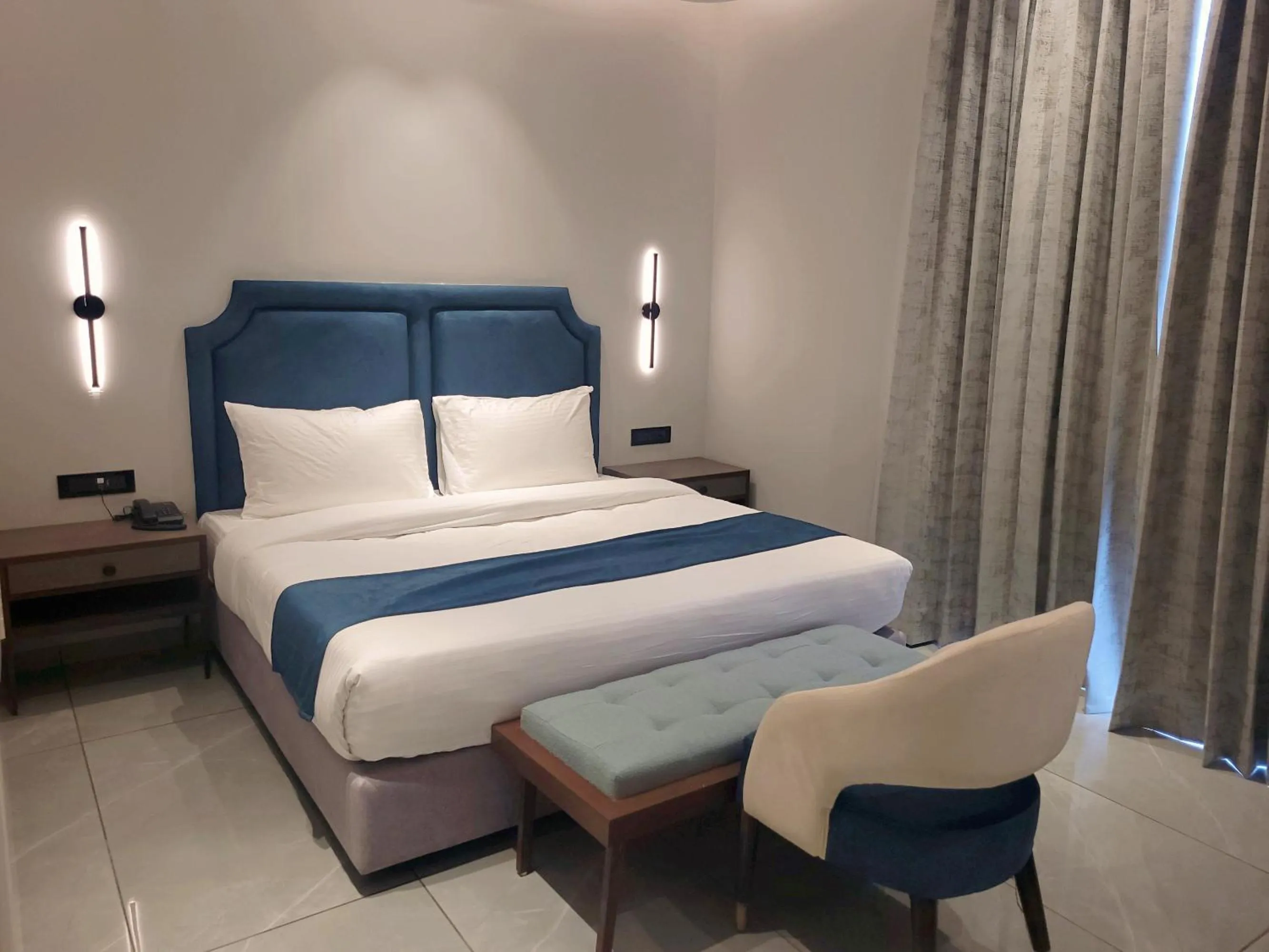 Photo of the whole room, Bed in Skon Baga Bliss Hotel by Orion Hotels