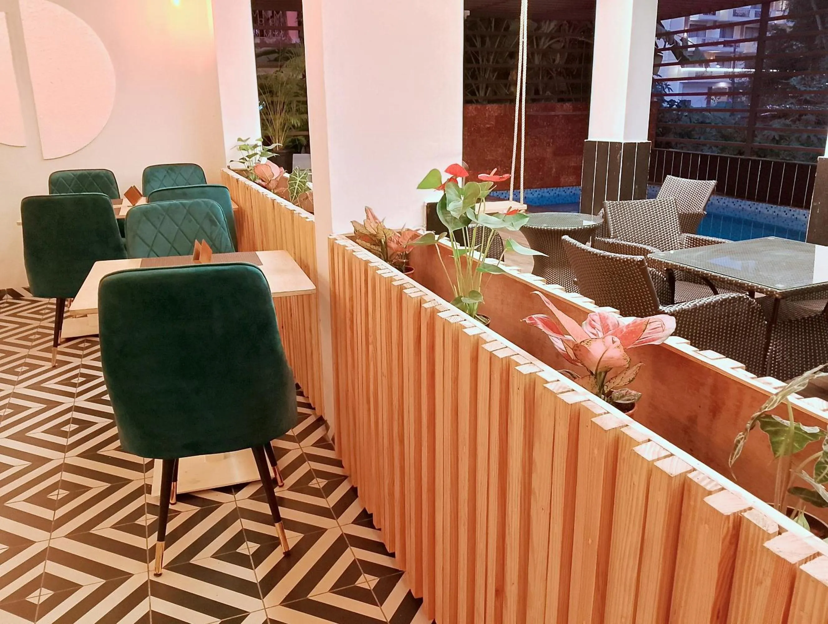 Restaurant/places to eat in Skon Baga Bliss Hotel by Orion Hotels