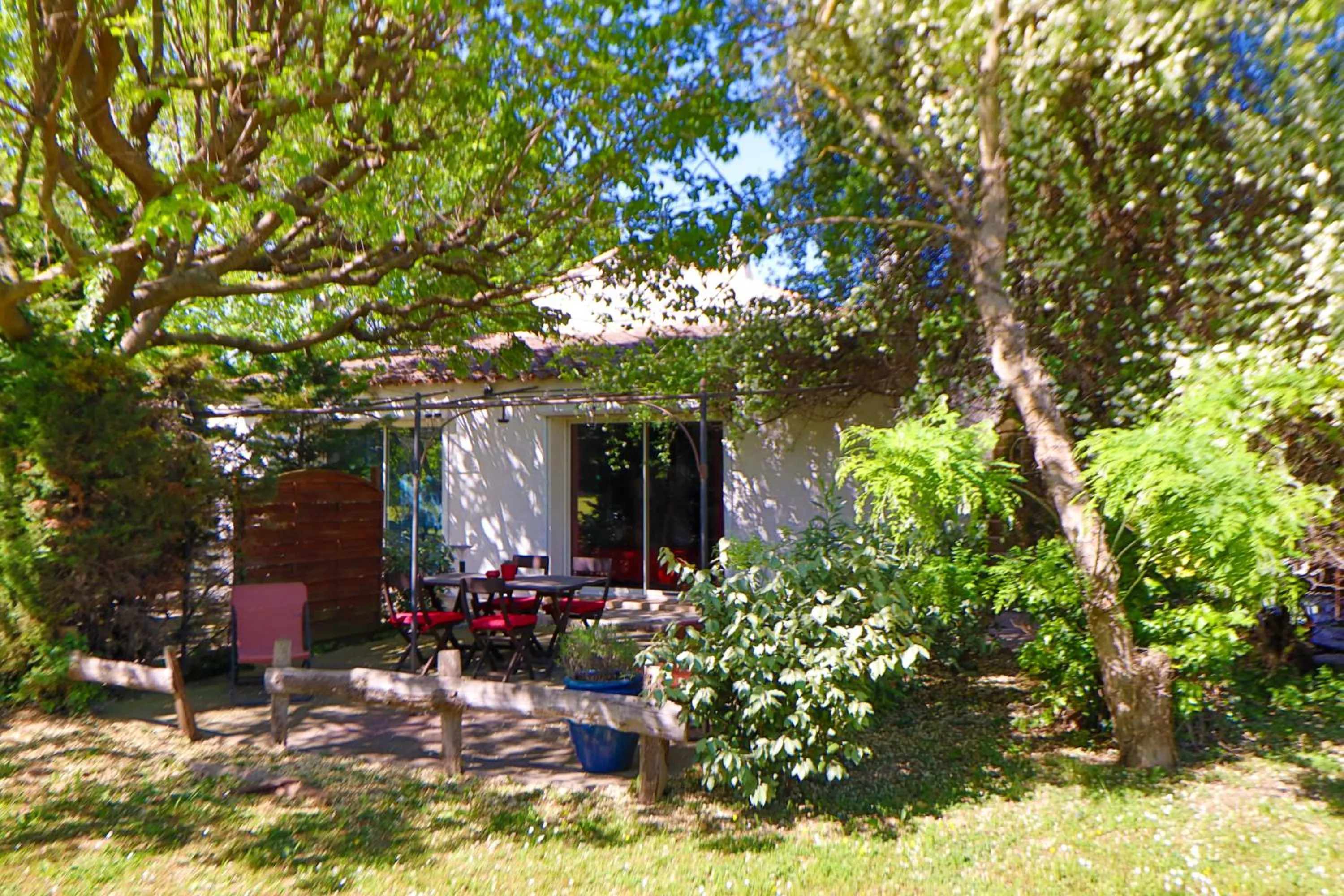 Patio in Le Mas de Bertagne