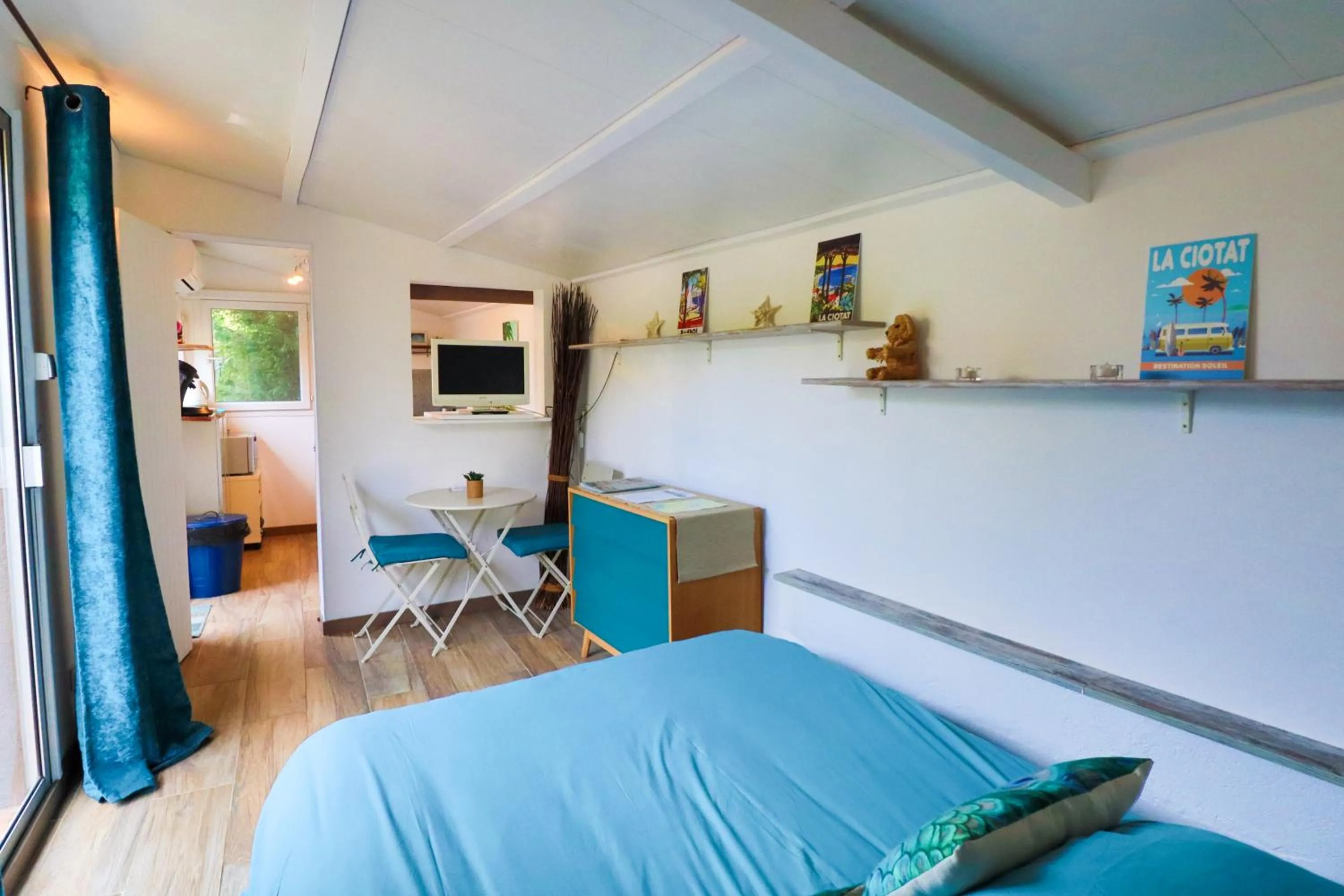 Photo of the whole room, Bed in Le Mas de Bertagne