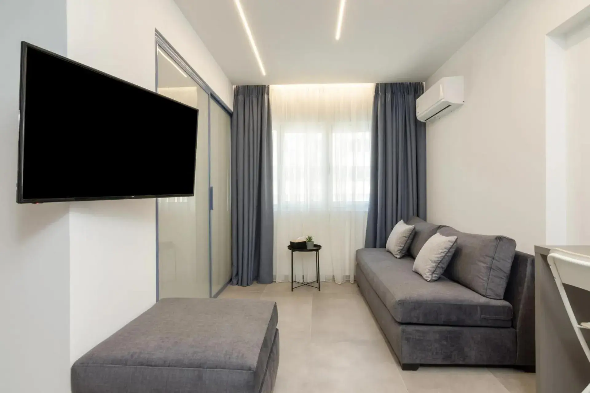 Deluxe One-Bedroom Apartment in Athens Theatrou Apartments Deluxe One-Bedroom Apartment in Athens Theatrou Apartments