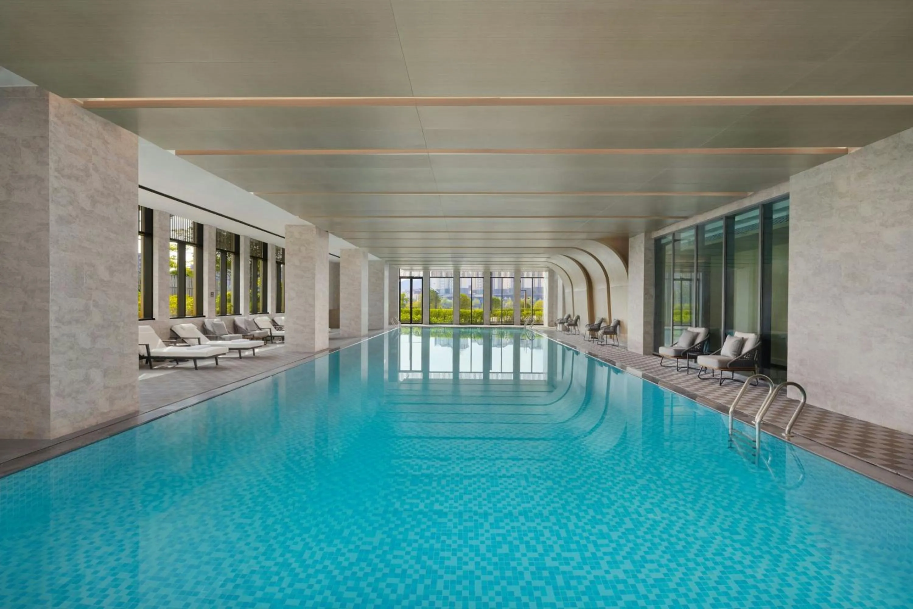 Swimming pool in Fairfield by Marriott Bijie