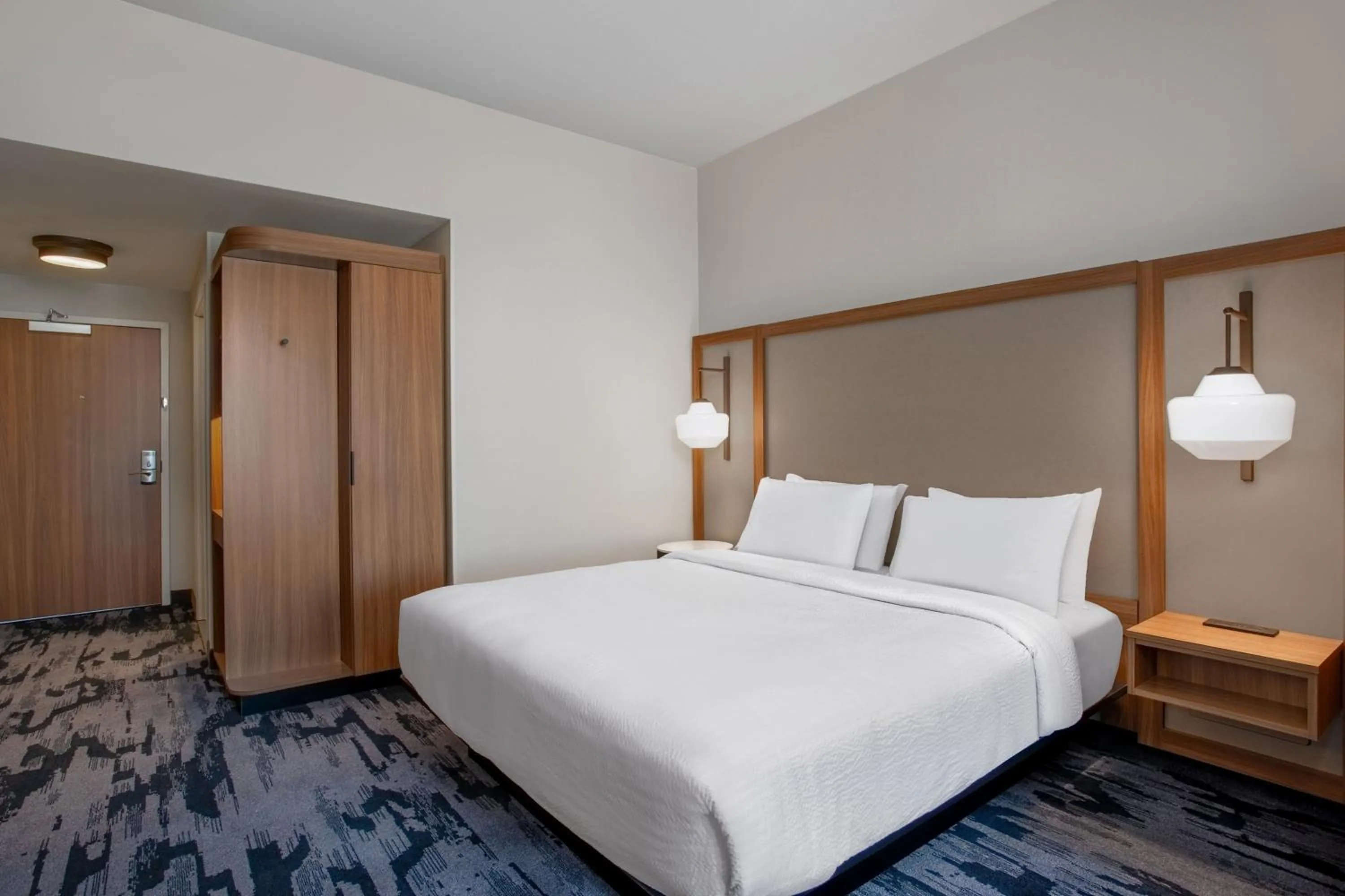 Photo of the whole room, Bed in Fairfield by Marriott Inn & Suites Indianapolis Plainfield