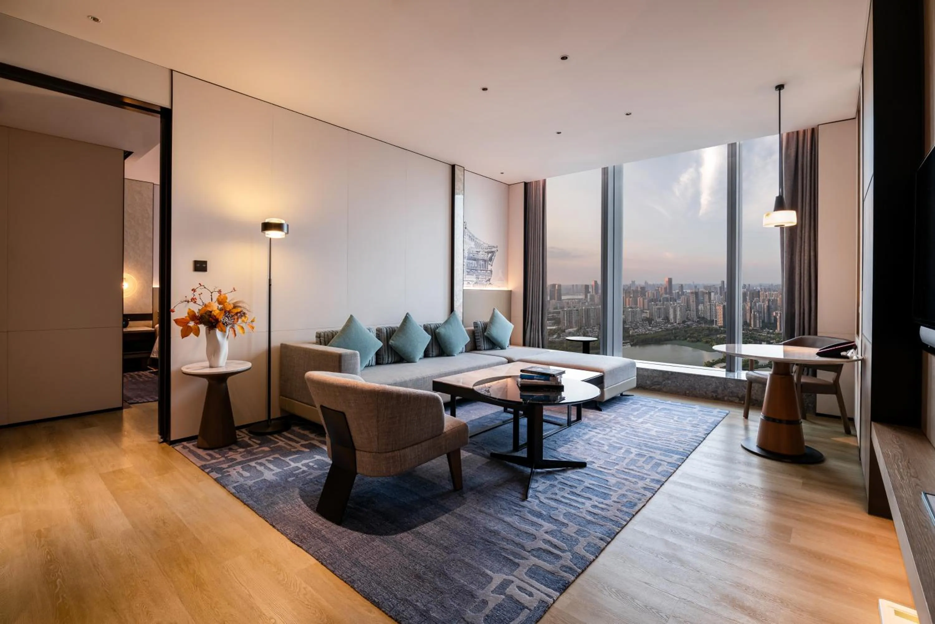 Living room in Wuhan Marriott Hotel Wuchang