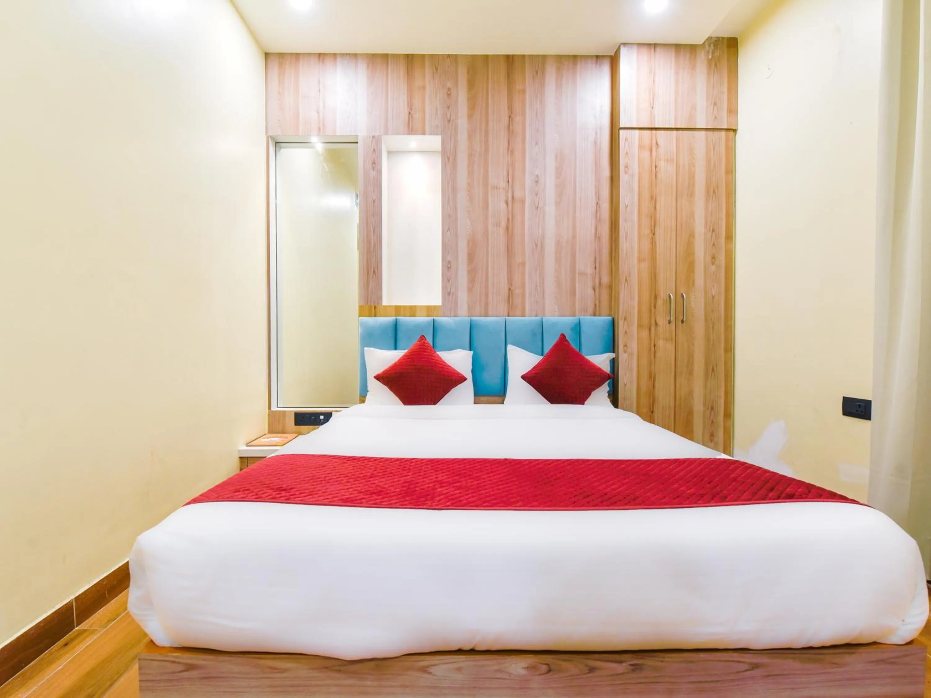Bedroom in Hotel Anju Shree Inn-Near Jaipur Airport Terminal 1