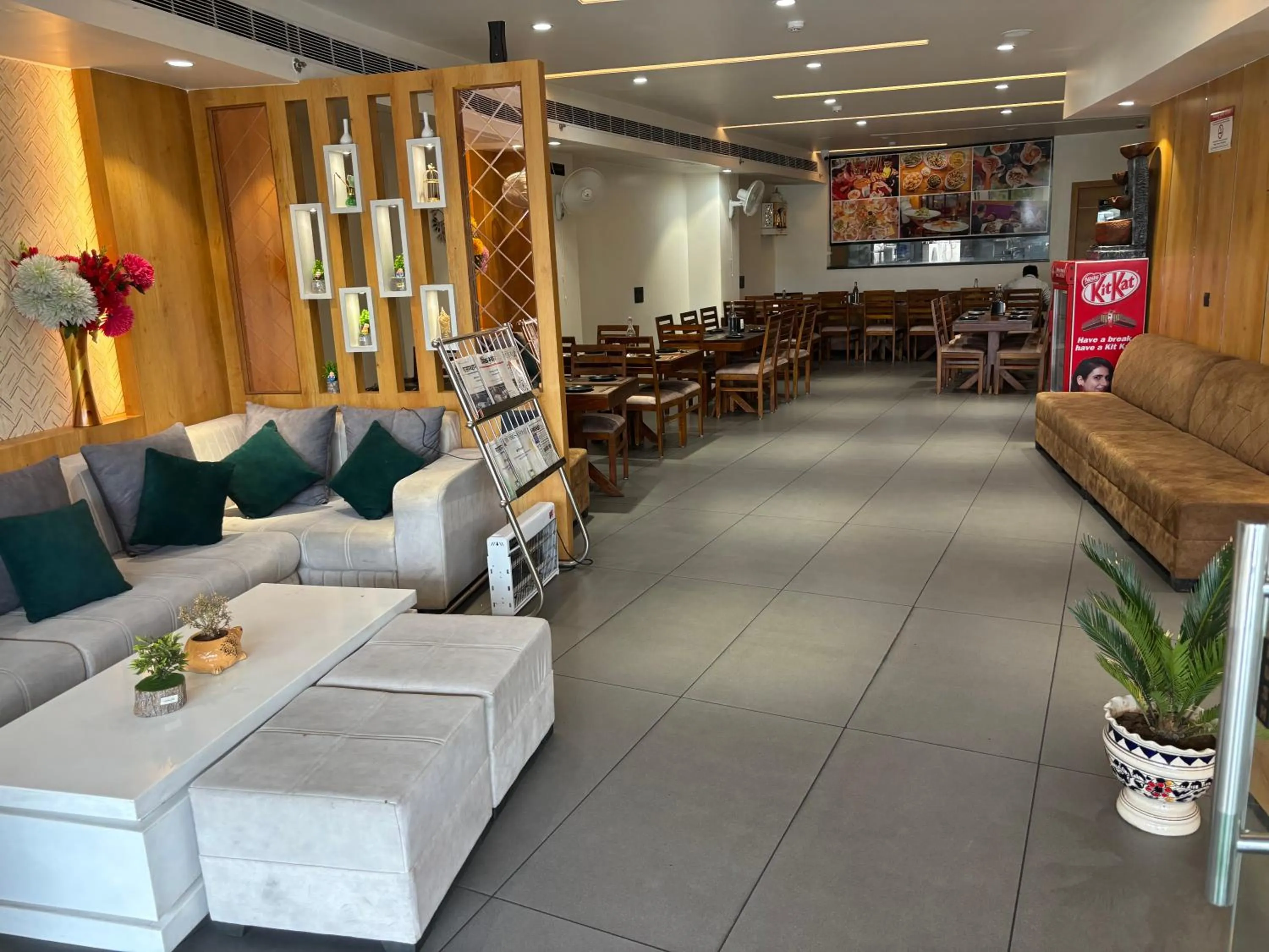 Lobby or reception in Hotel Anju Shree Inn-Near Jaipur Airport Terminal 1