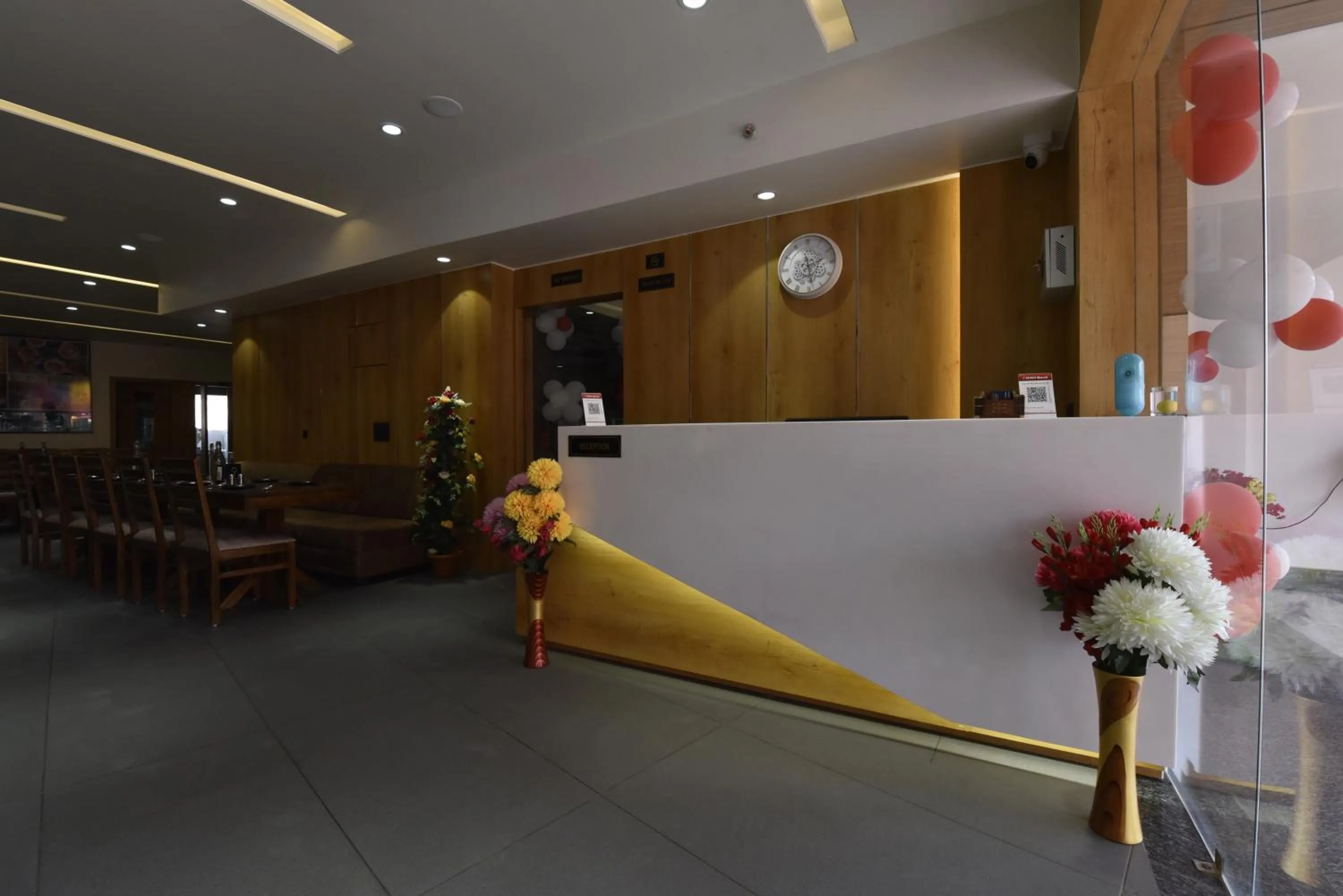 Lobby or reception in Hotel Anju Shree Inn-Near Jaipur Airport Terminal 1