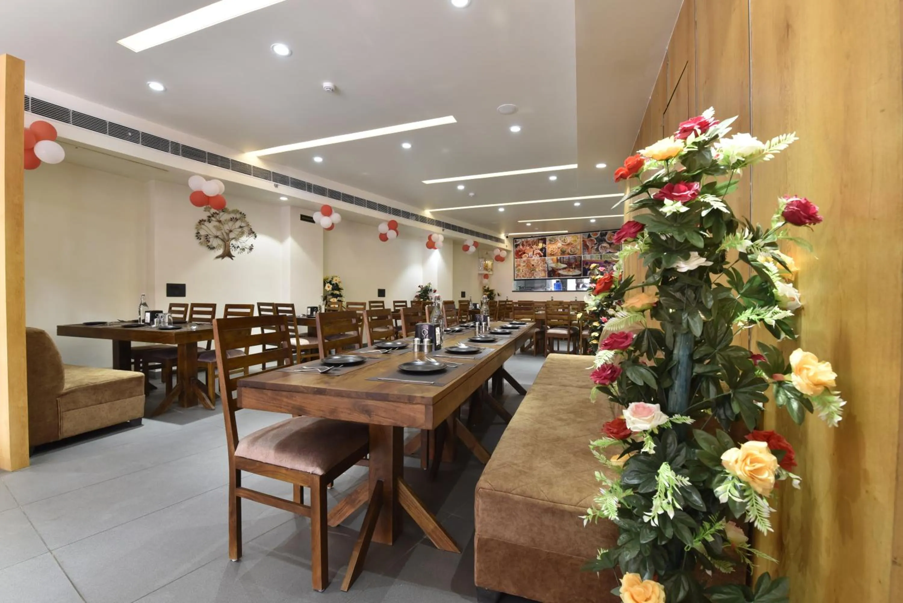 Restaurant/places to eat in Hotel Anju Shree Inn-Near Jaipur Airport Terminal 1