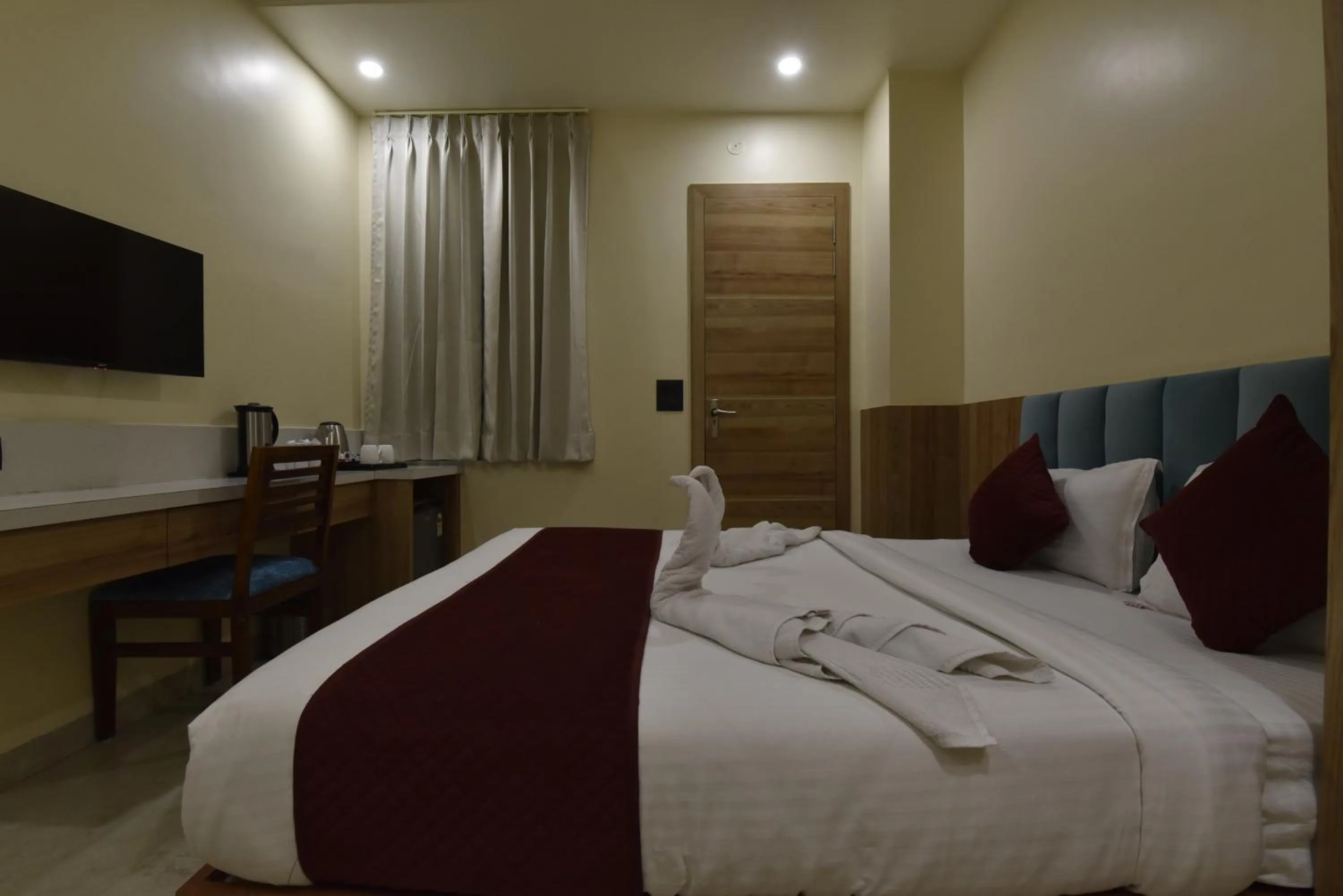 Bed in Hotel Anju Shree Inn-Near Jaipur Airport Terminal 1
