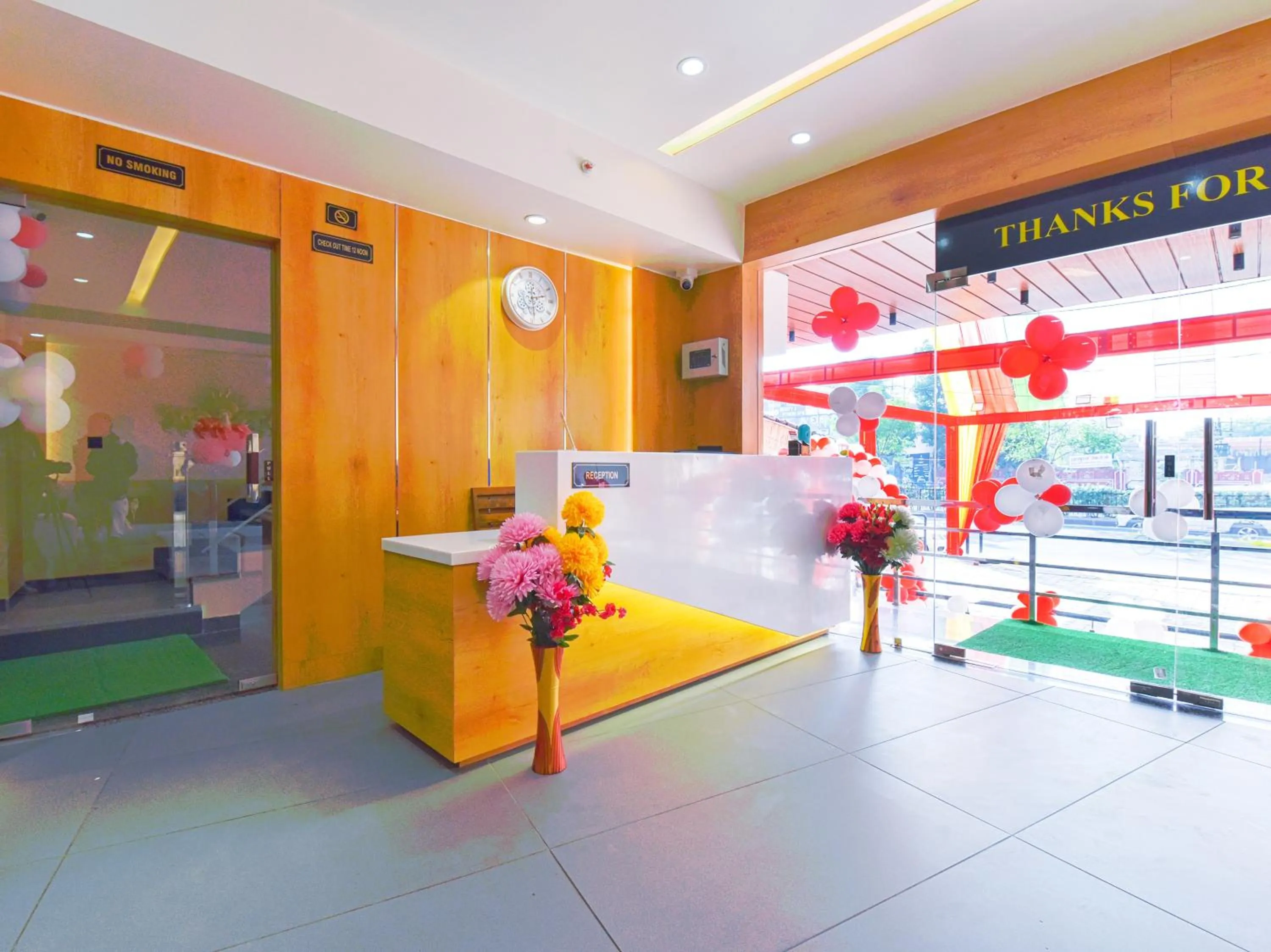 Lobby or reception in Hotel Anju Shree Inn-Near Jaipur Airport Terminal 1